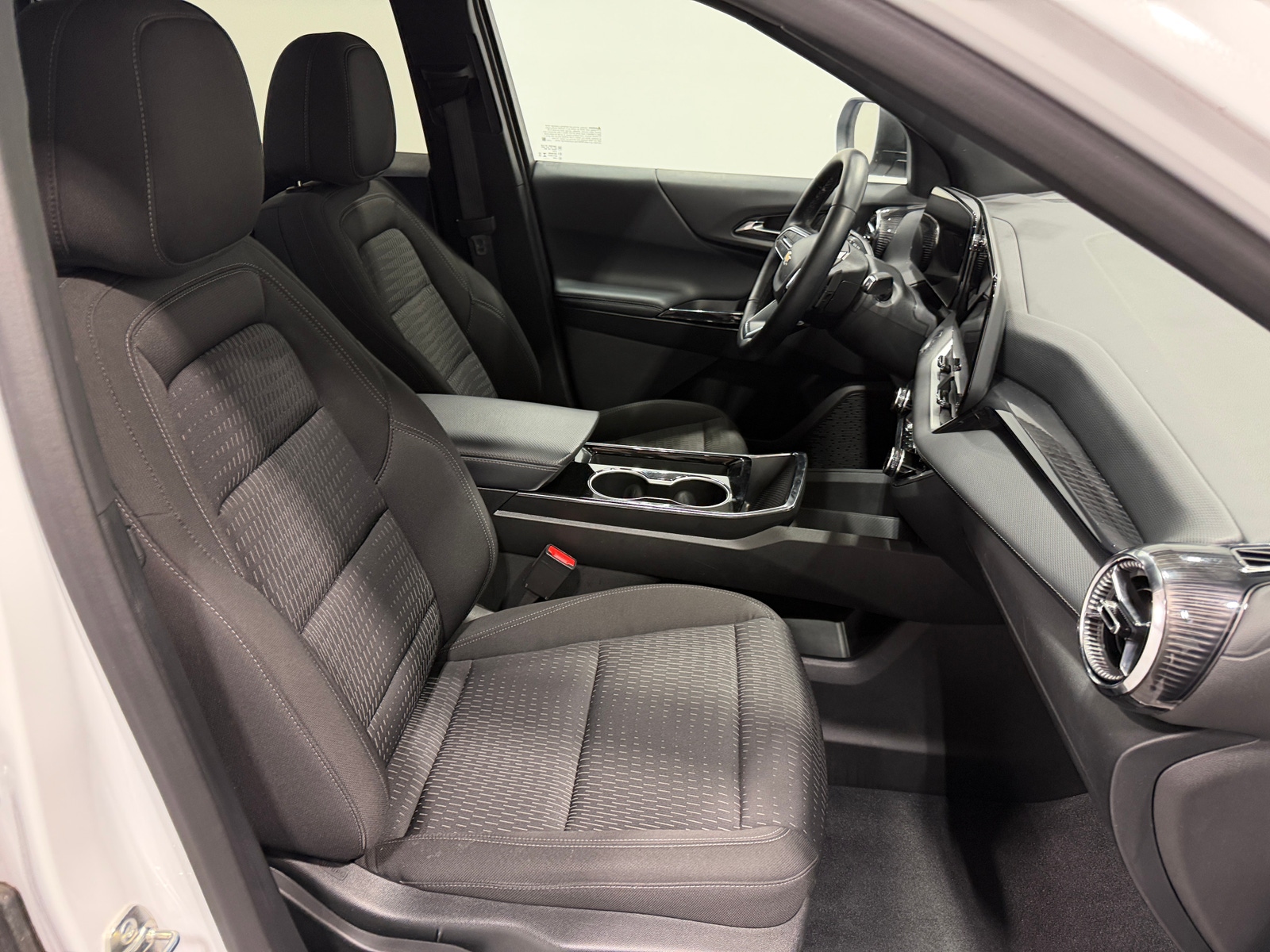 Thumbnail: 2025 Chevrolet Equinox - 2