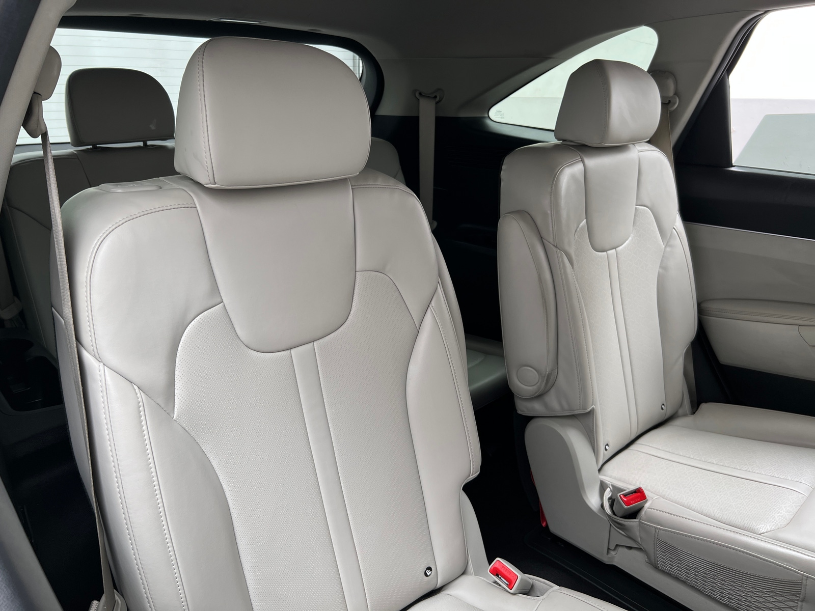 Thumbnail: 2023 Kia Sorento - 5