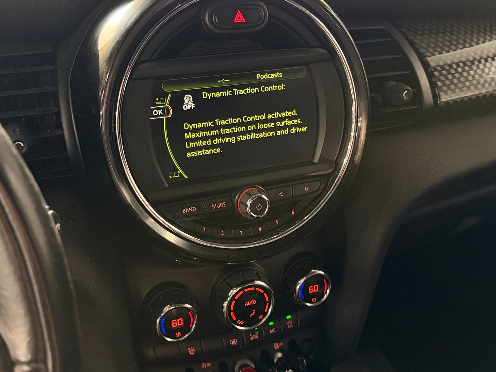 Thumbnail: 2015 MINI Cooper Hardtop - 4