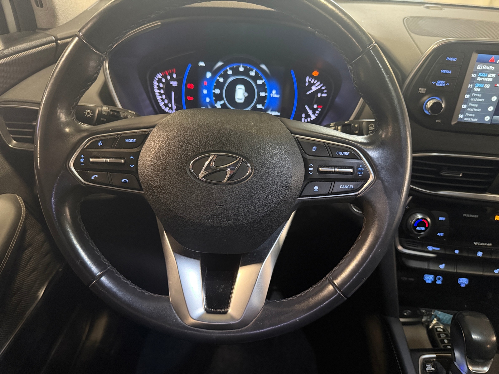 Thumbnail: 2019 Hyundai Santa Fe - 4
