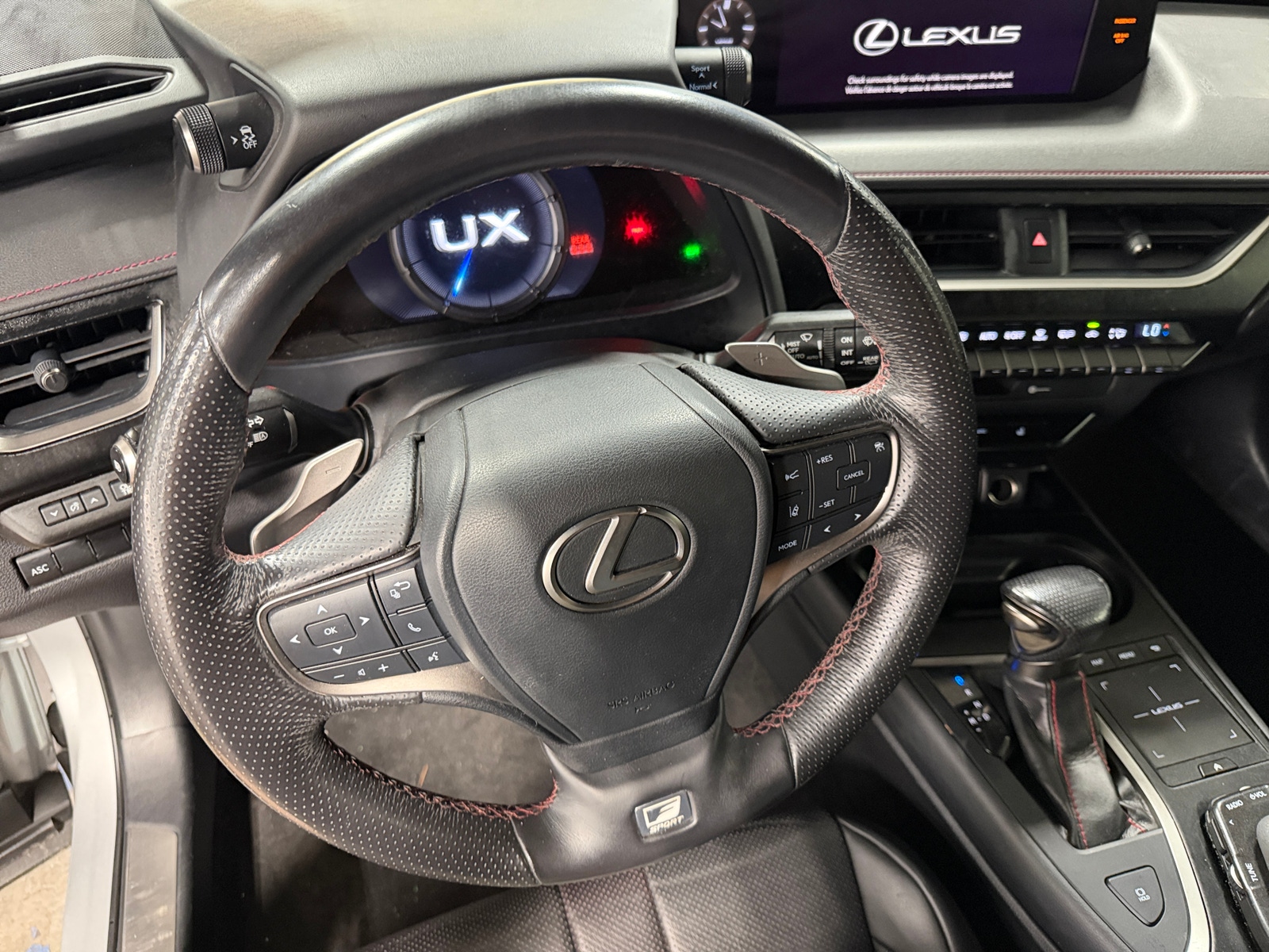 Thumbnail: 2019 Lexus UX - 5