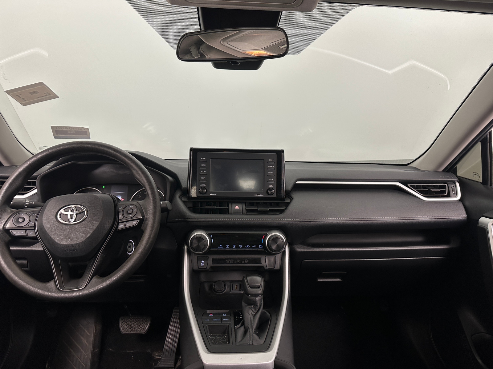 Thumbnail: 2021 Toyota RAV4 - 3
