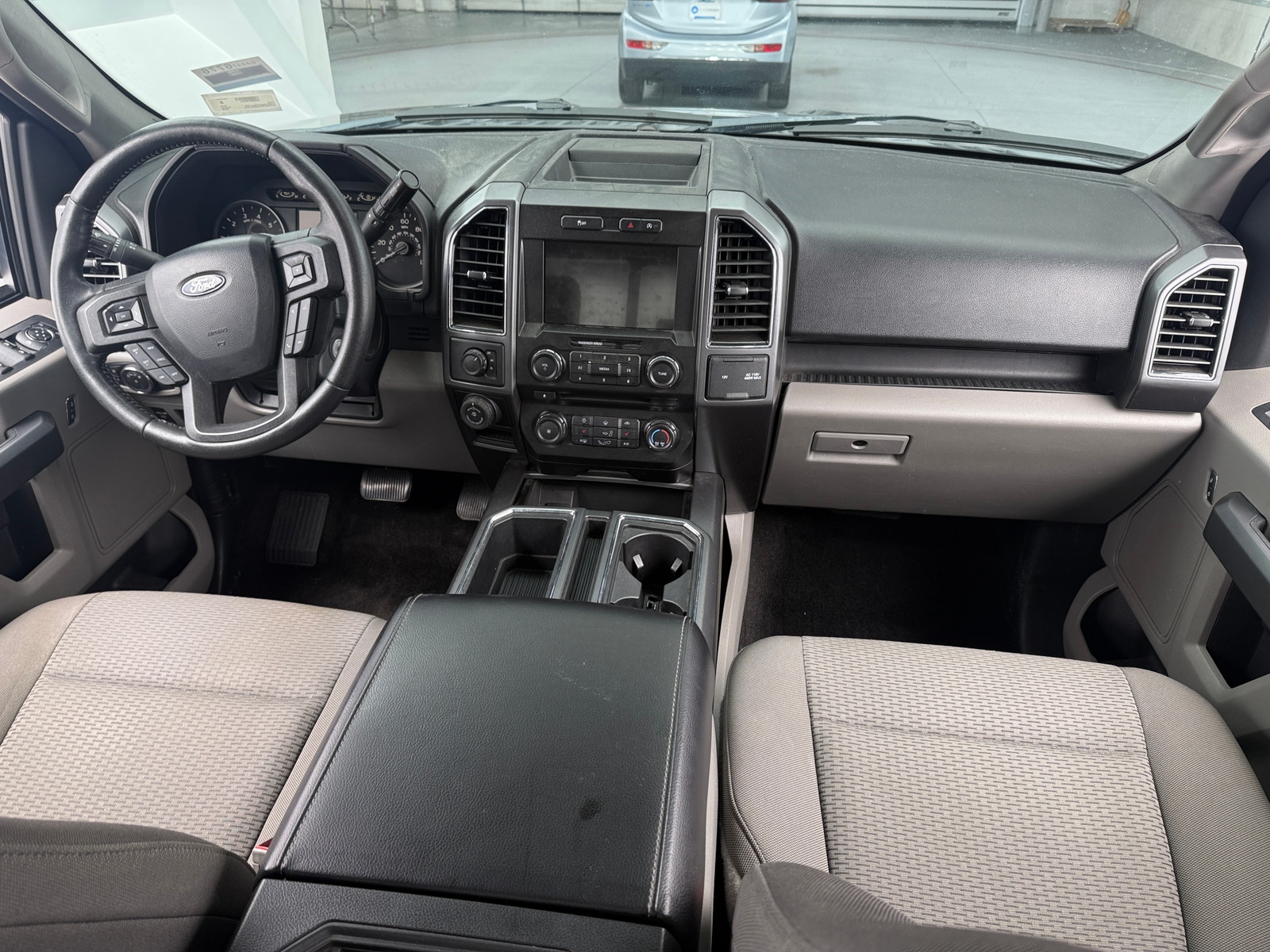 Thumbnail: 2018 Ford Econoline - 3