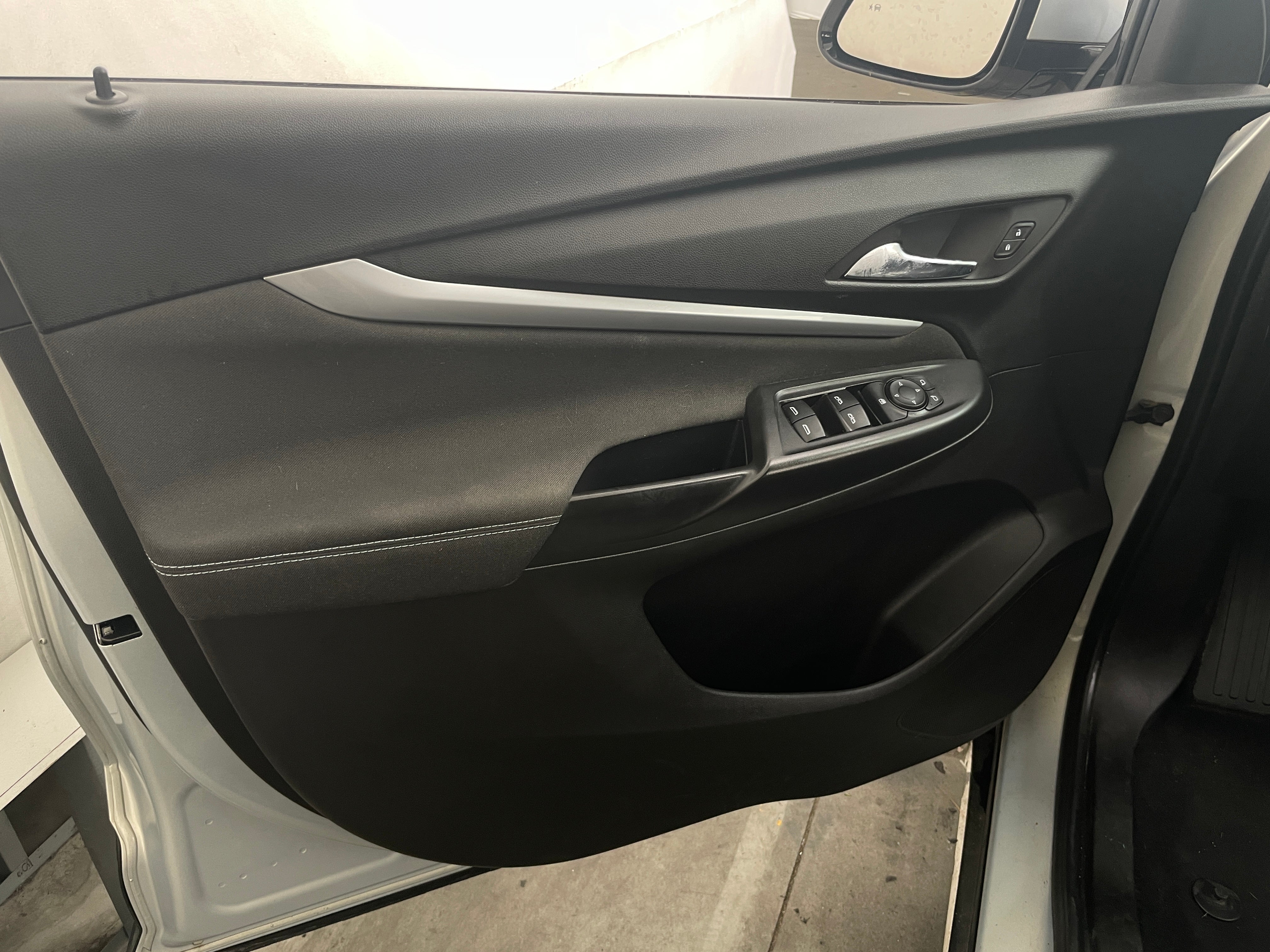 Used 2023 Chevrolet Bolt EUV LT with VIN 1G1FY6S06P4150614 for sale in Auburn, WA