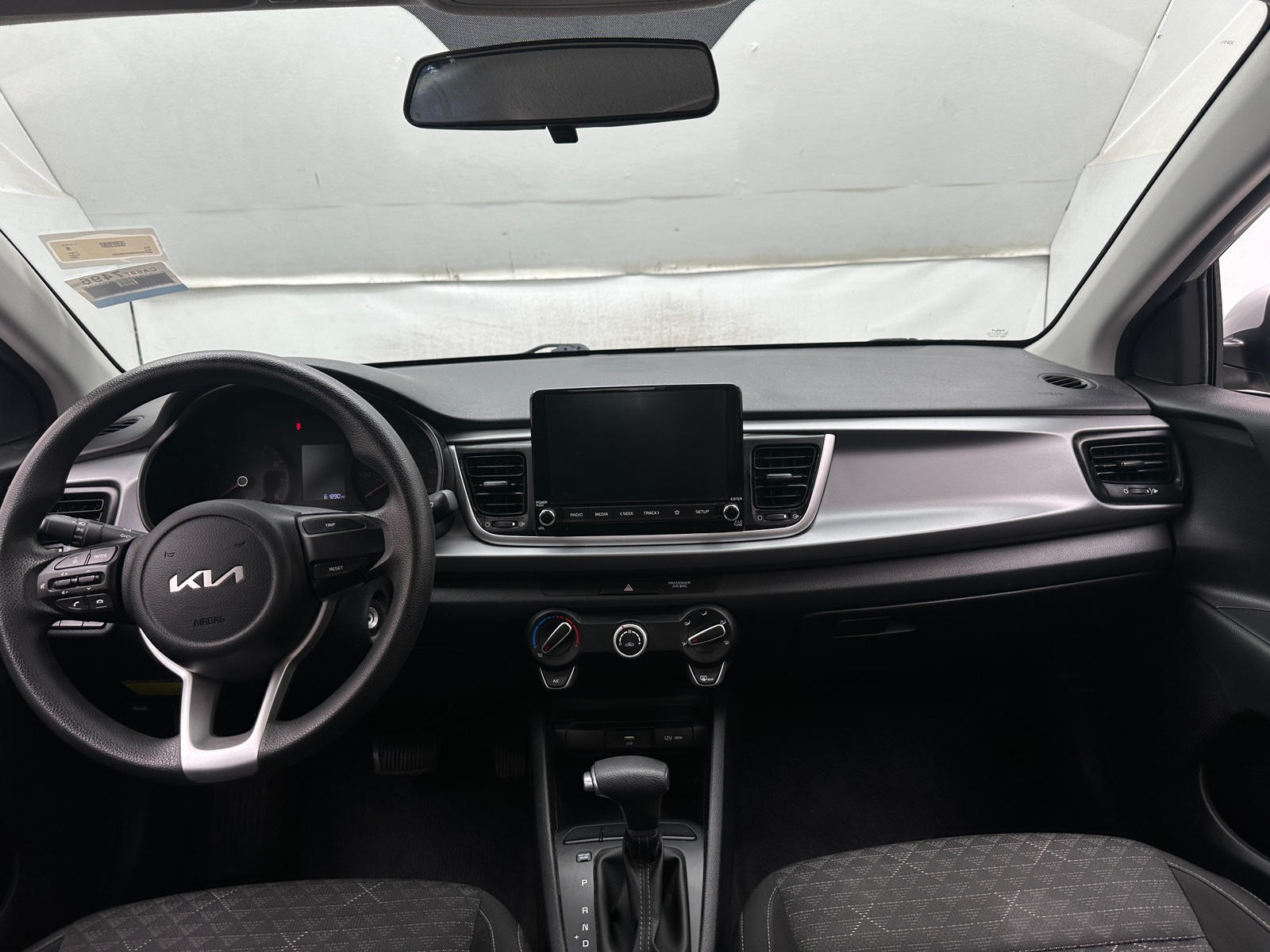 Thumbnail: 2022 Kia Rio - 3