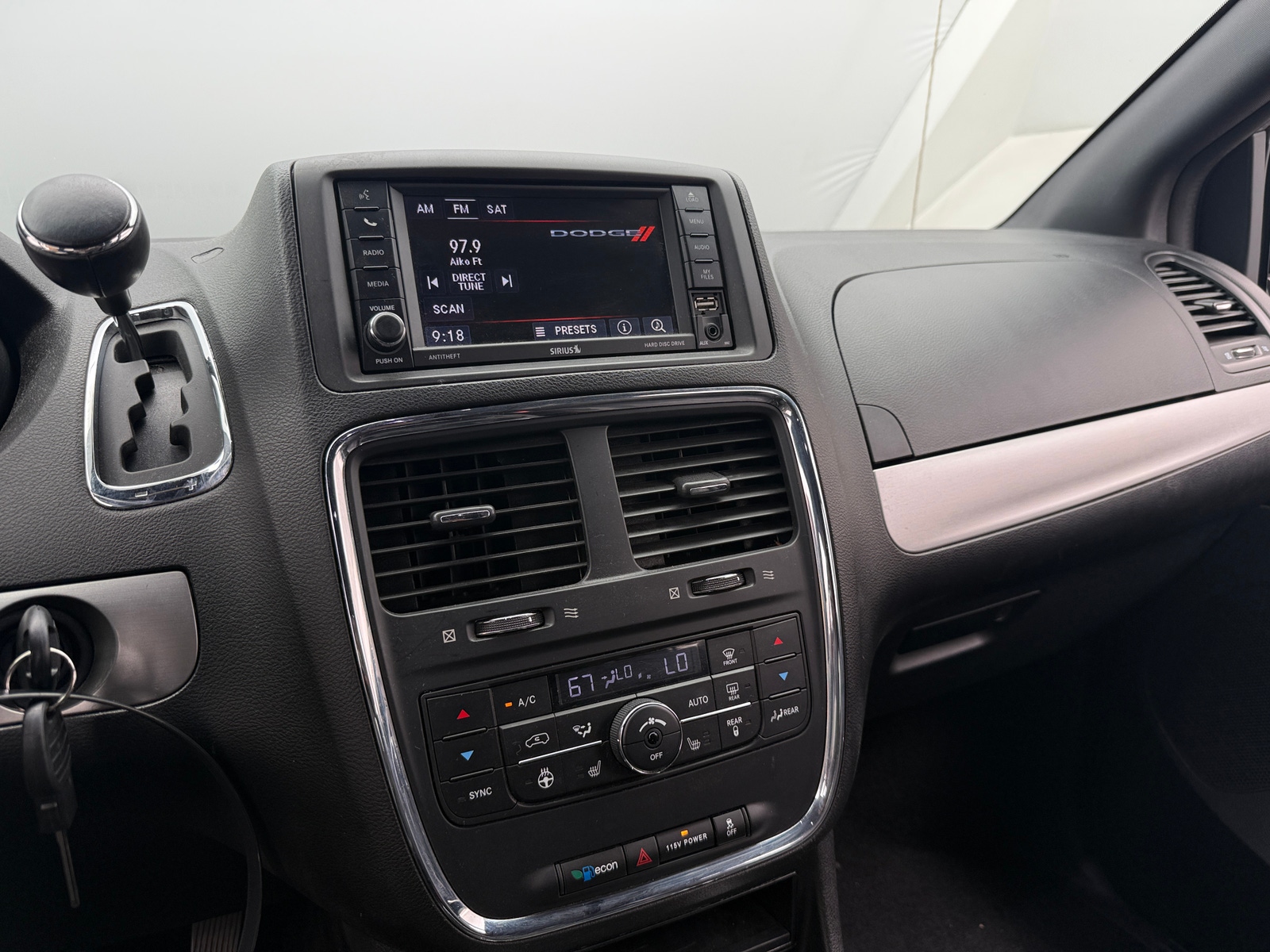 Thumbnail: 2017 Dodge Grand Caravan - 3