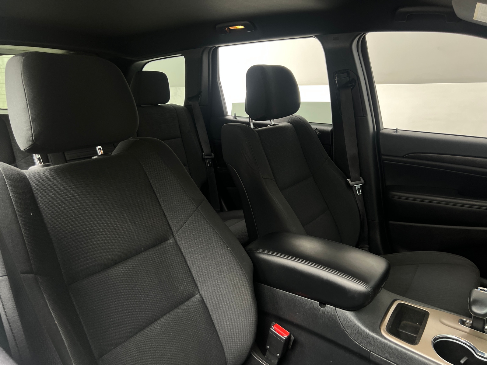 Thumbnail: 2015 Jeep Grand Cherokee - 2
