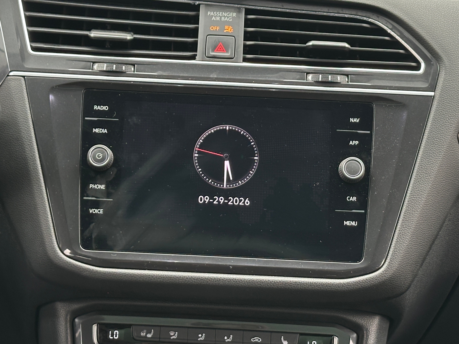 Thumbnail: 2021 Volkswagen Tiguan - 4