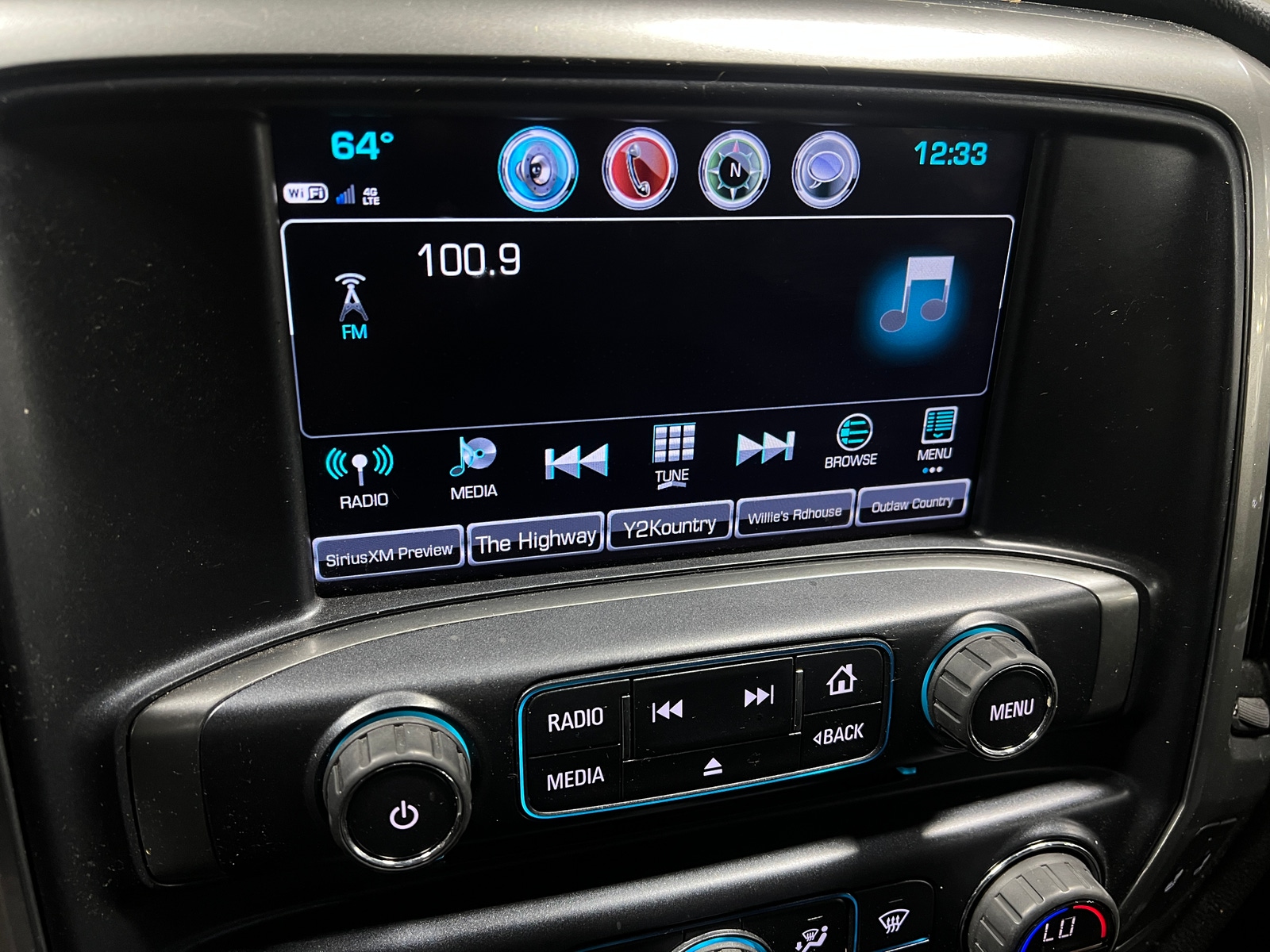 Thumbnail: 2017 Chevrolet Silverado 1500 - 3