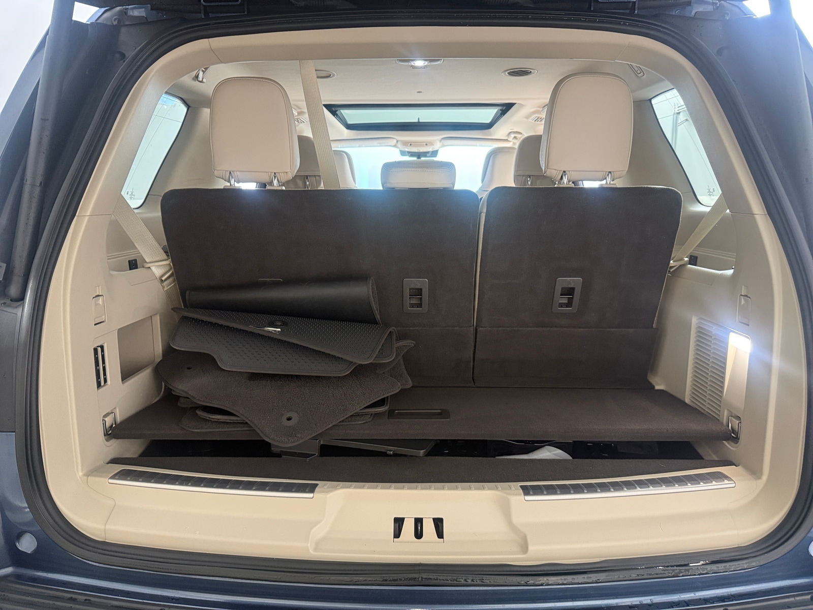 Thumbnail: 2020 Lincoln Navigator - 6