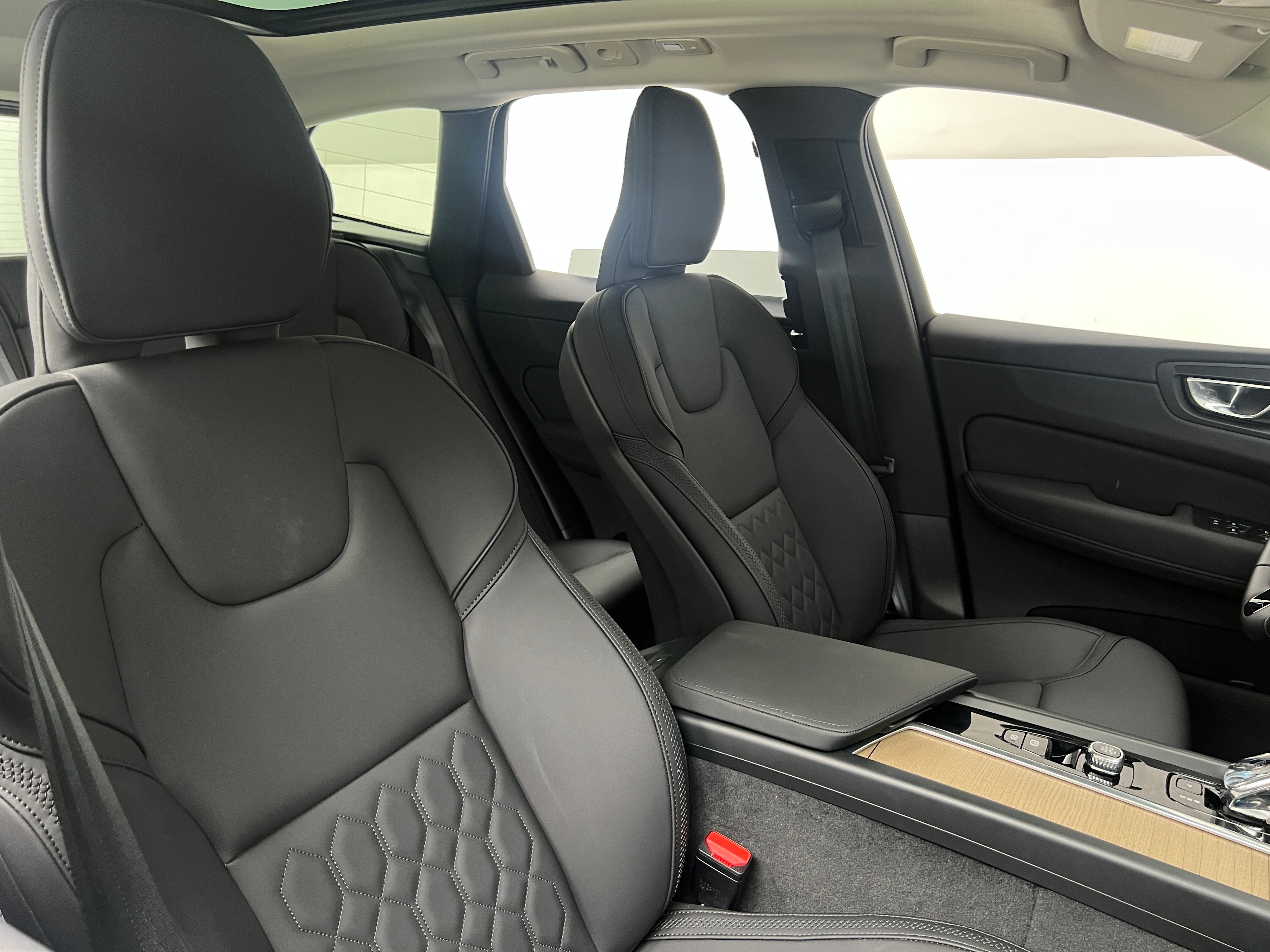 2026 Volvo XC60 Plus