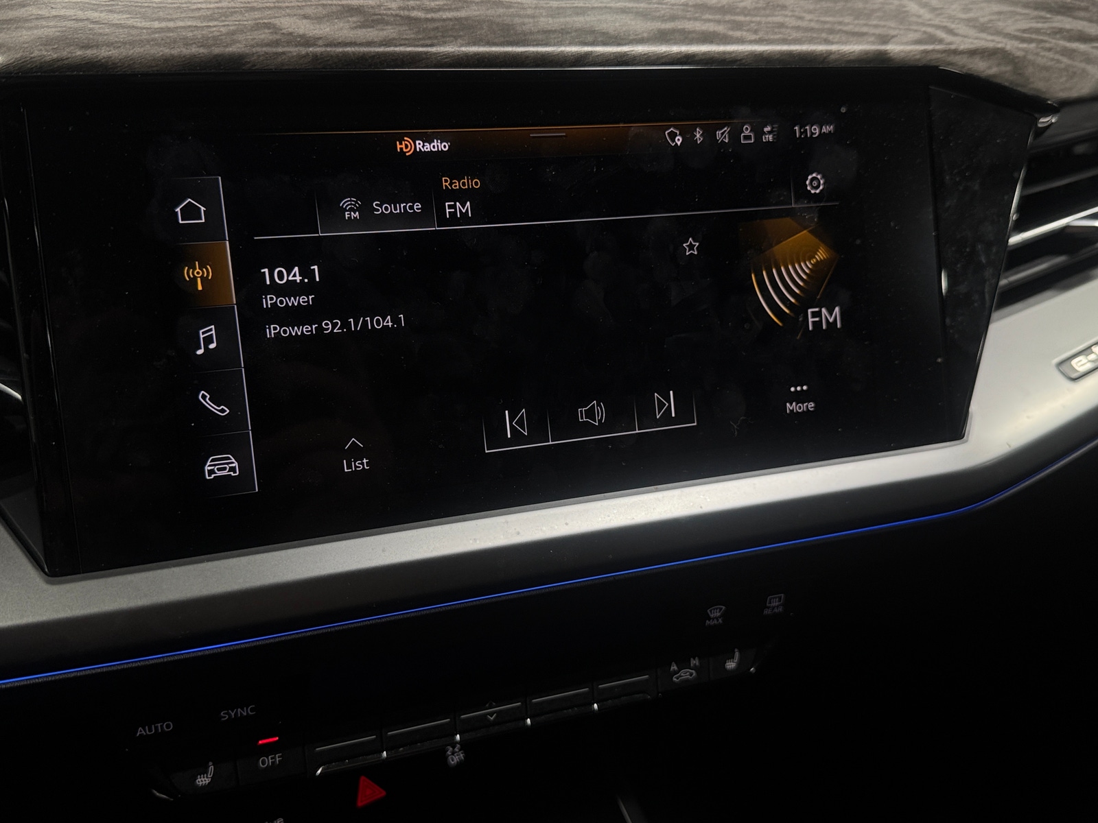 Thumbnail: 2022 Audi Q4 e-tron - 4