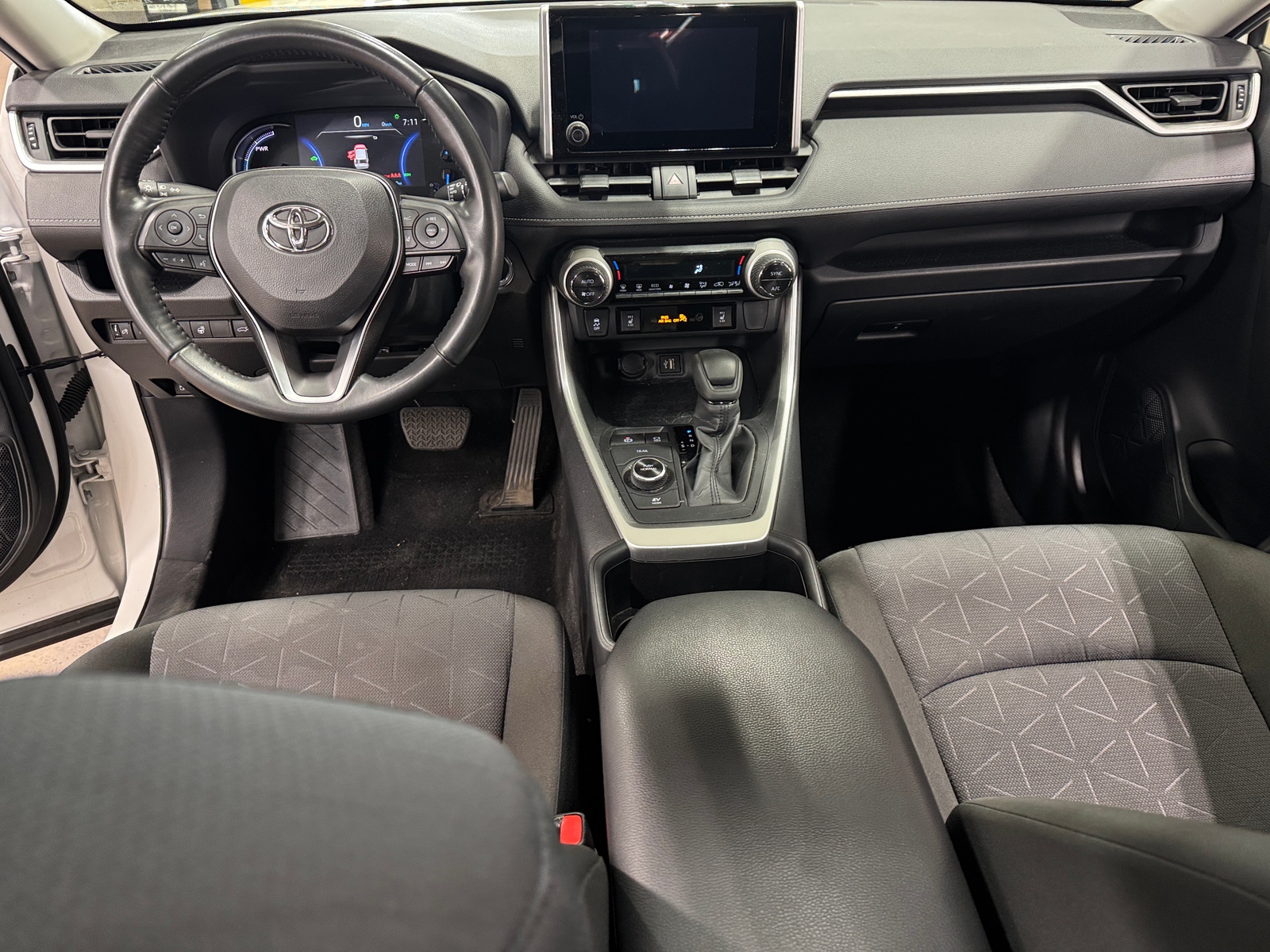 Thumbnail: 2024 Toyota RAV4 - 3