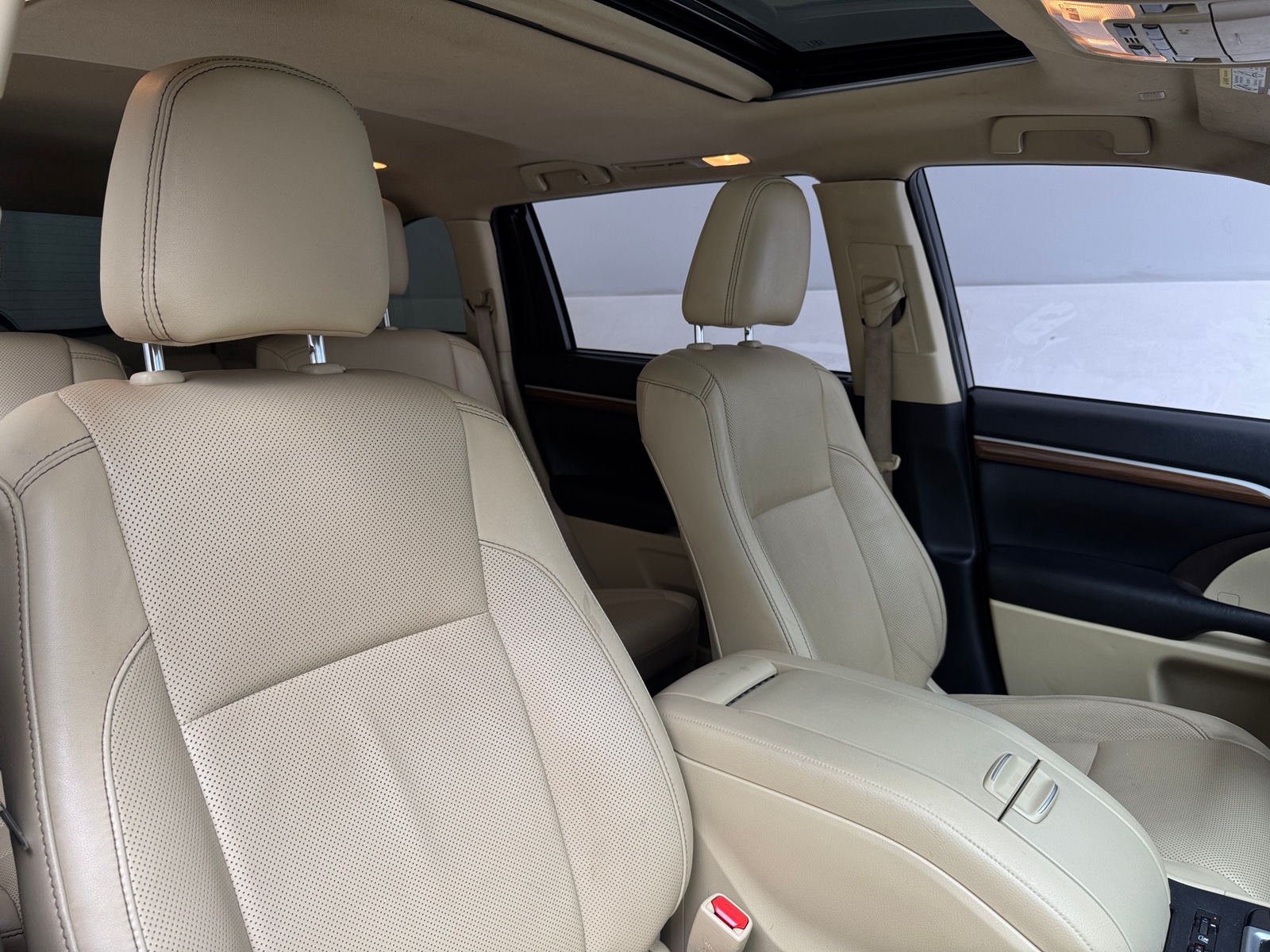 Thumbnail: 2019 Toyota Highlander - 2