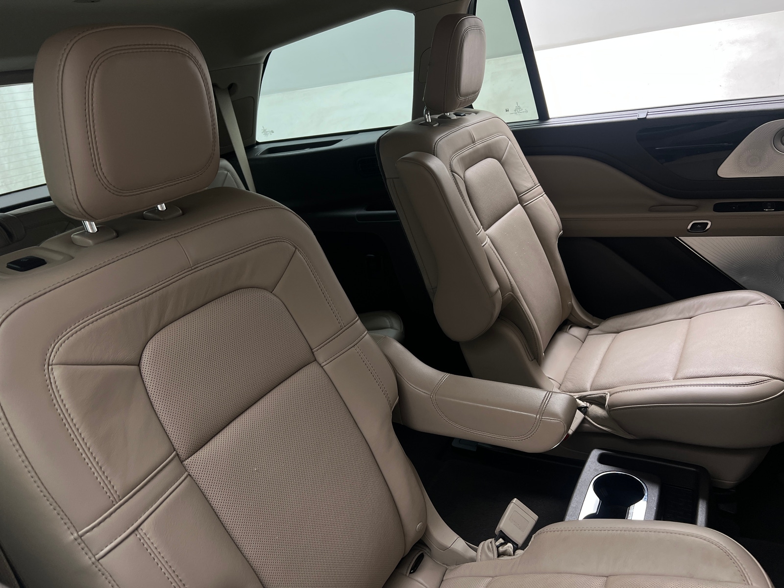 Thumbnail: 2022 Lincoln Aviator - 5