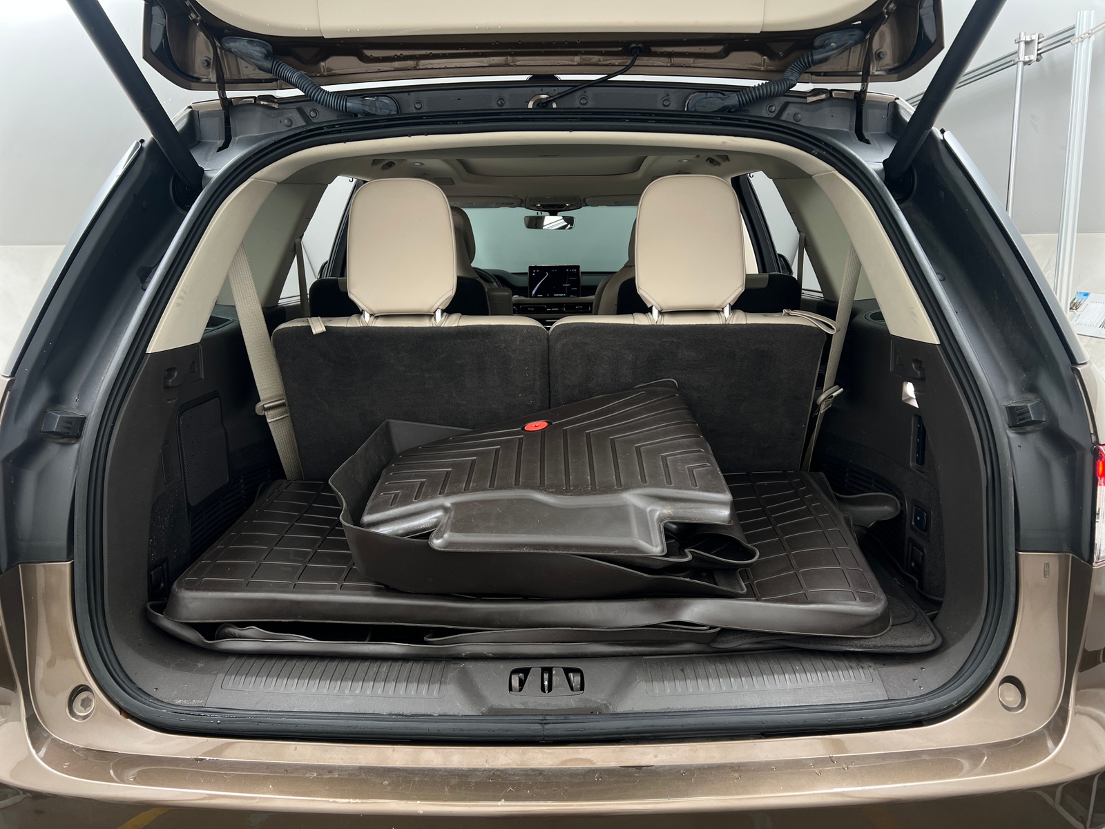 Thumbnail: 2022 Lincoln Aviator - 6