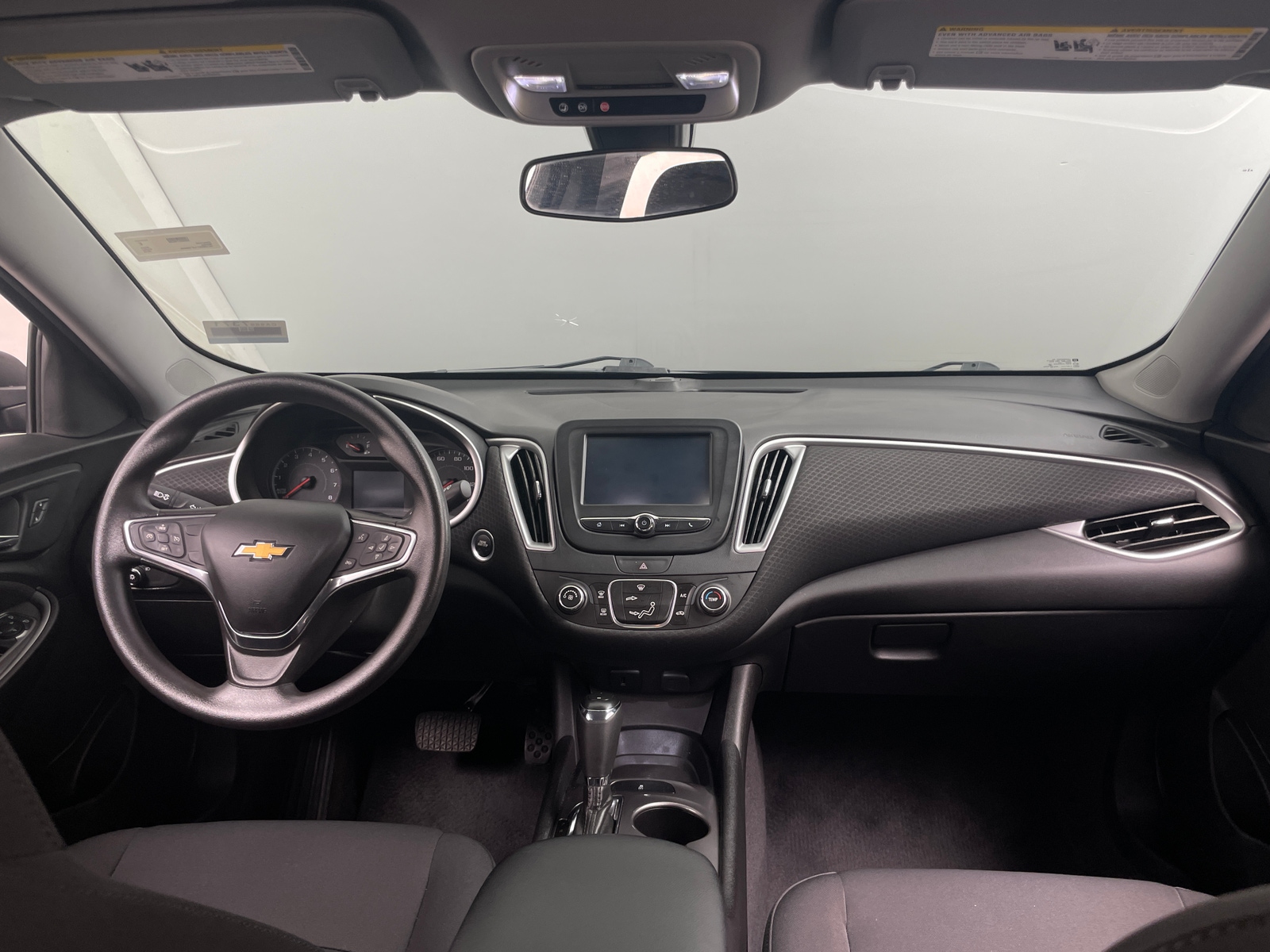 Thumbnail: 2018 Chevrolet Malibu - 3
