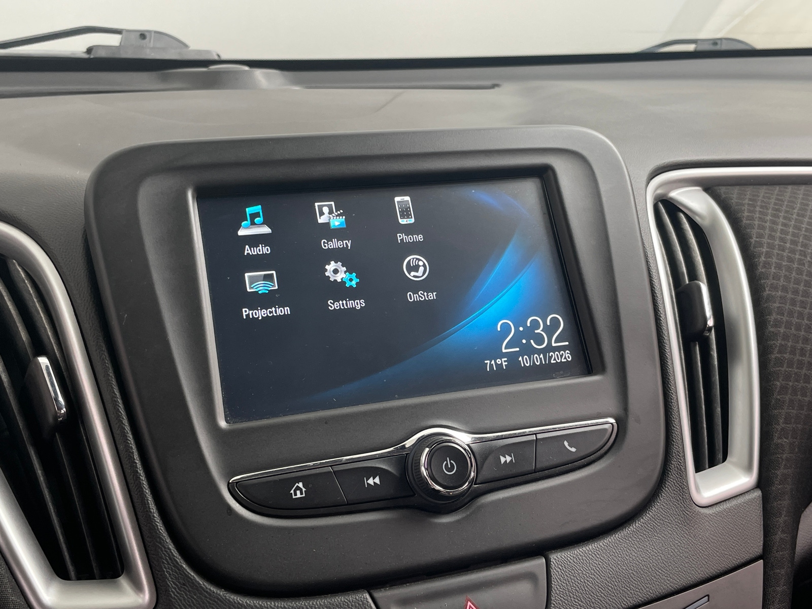 Thumbnail: 2018 Chevrolet Malibu - 4