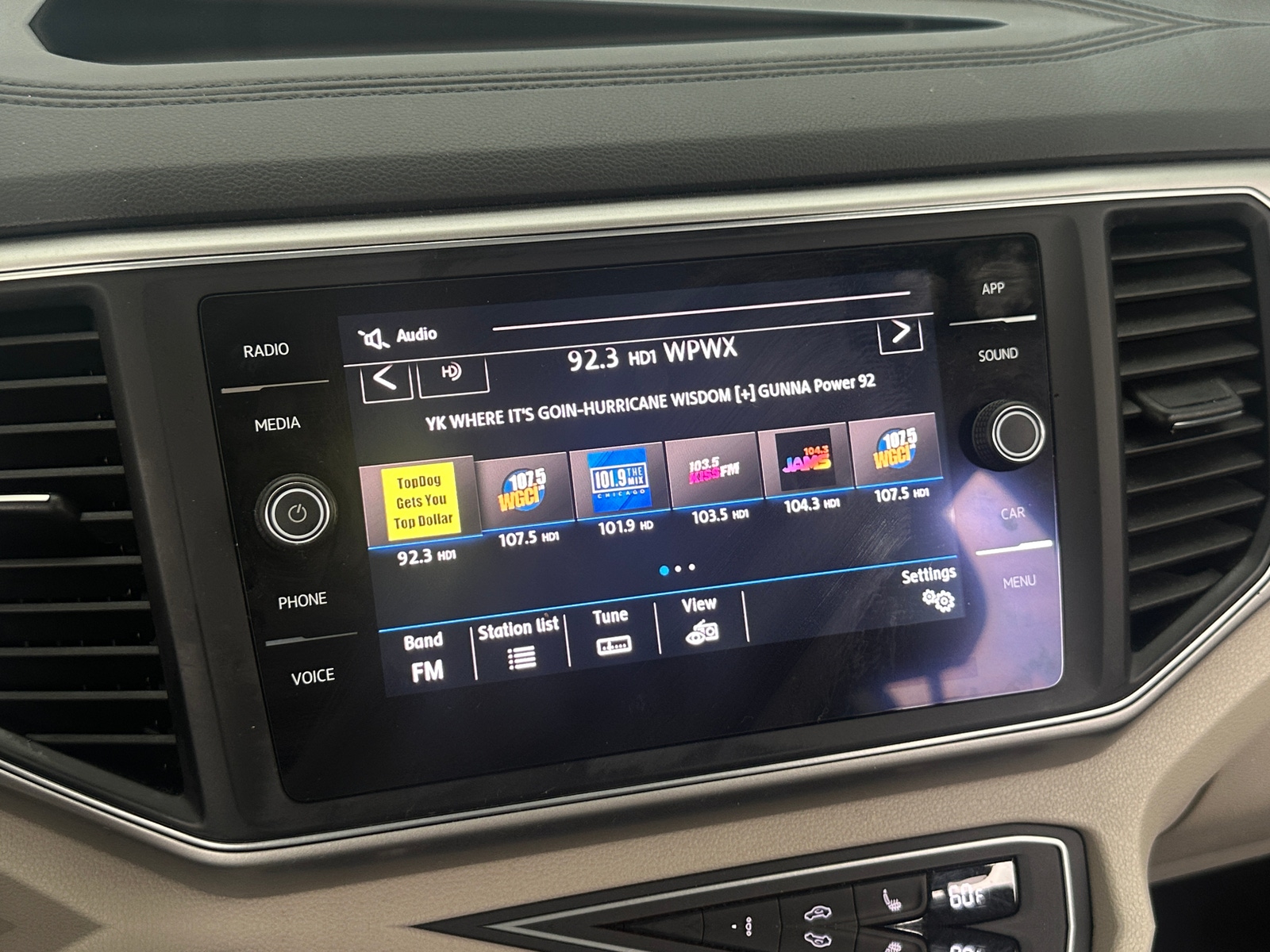 Thumbnail: 2018 Volkswagen Atlas - 4