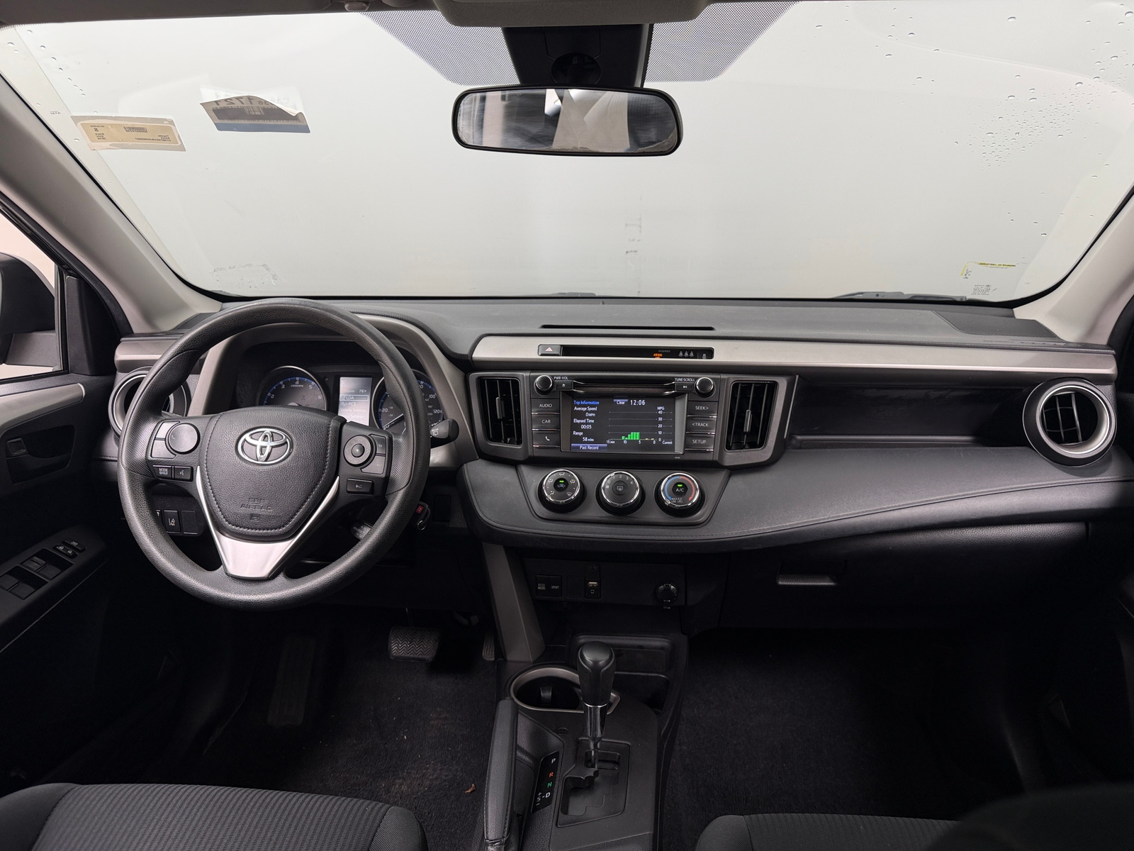 Thumbnail: 2018 Toyota RAV4 - 3