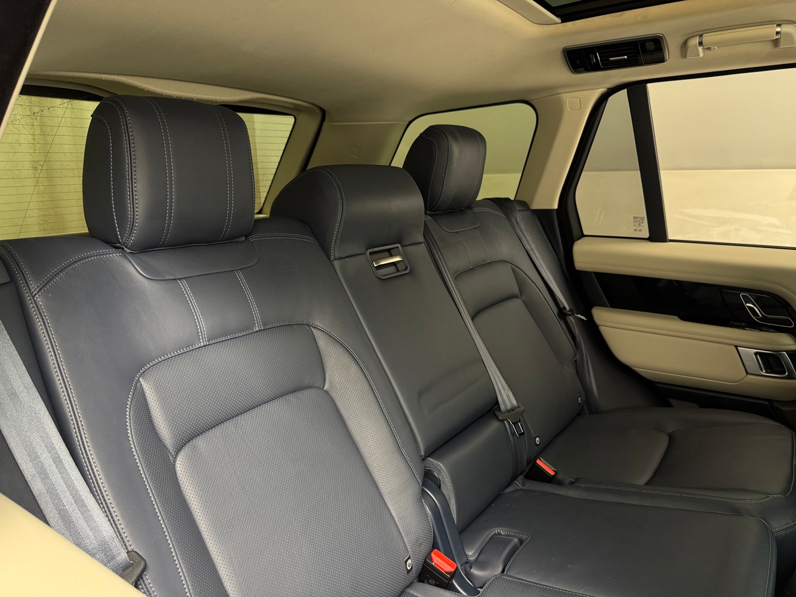 Thumbnail: 2018 Land Rover Range Rover - 6