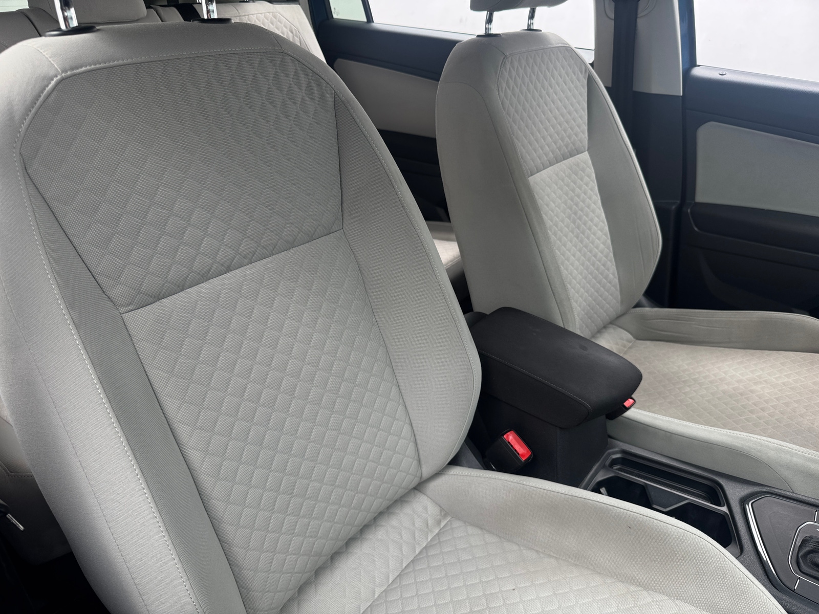 Thumbnail: 2018 Volkswagen Tiguan - 2