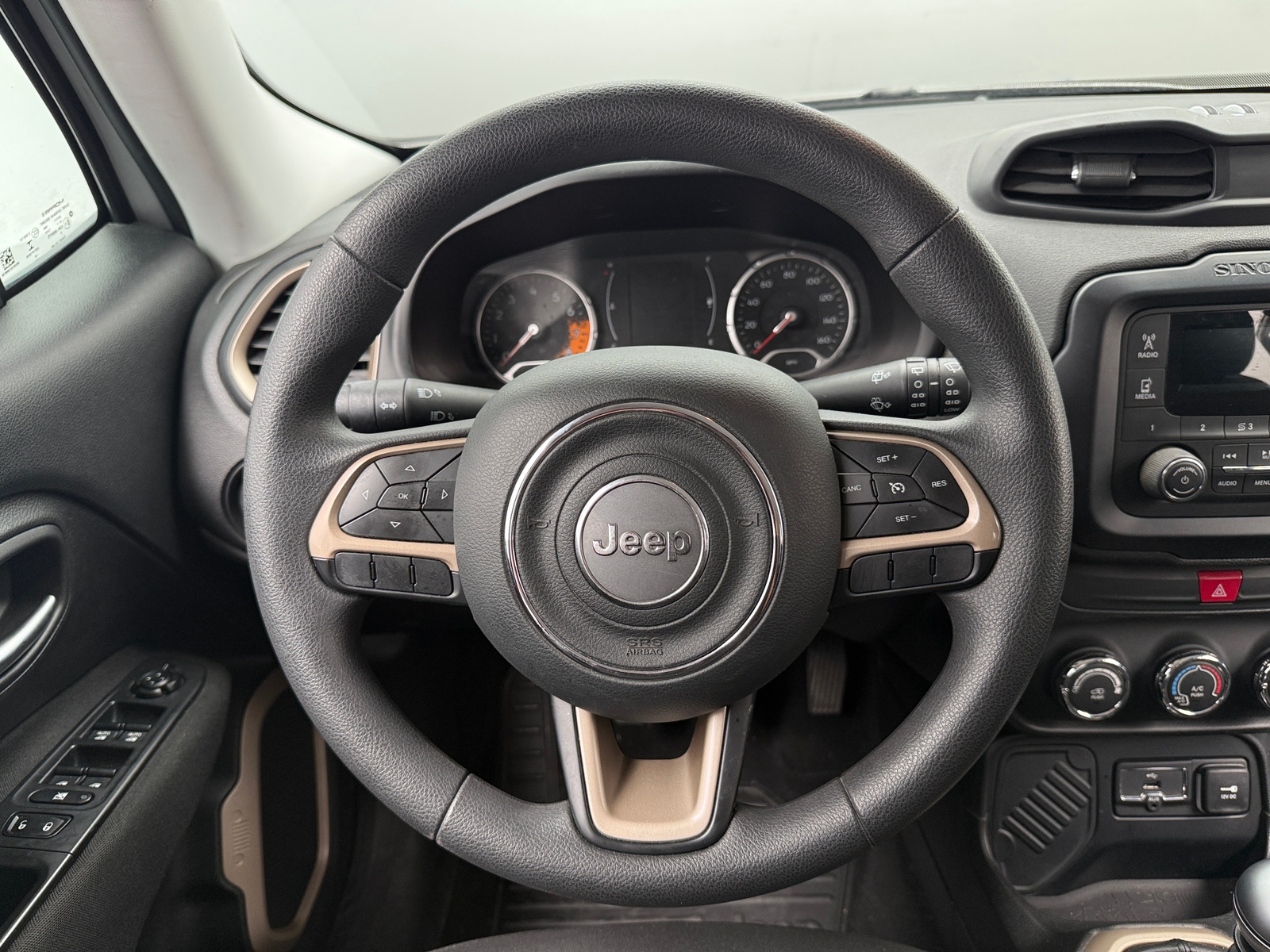 Thumbnail: 2016 Jeep Renegade - 5