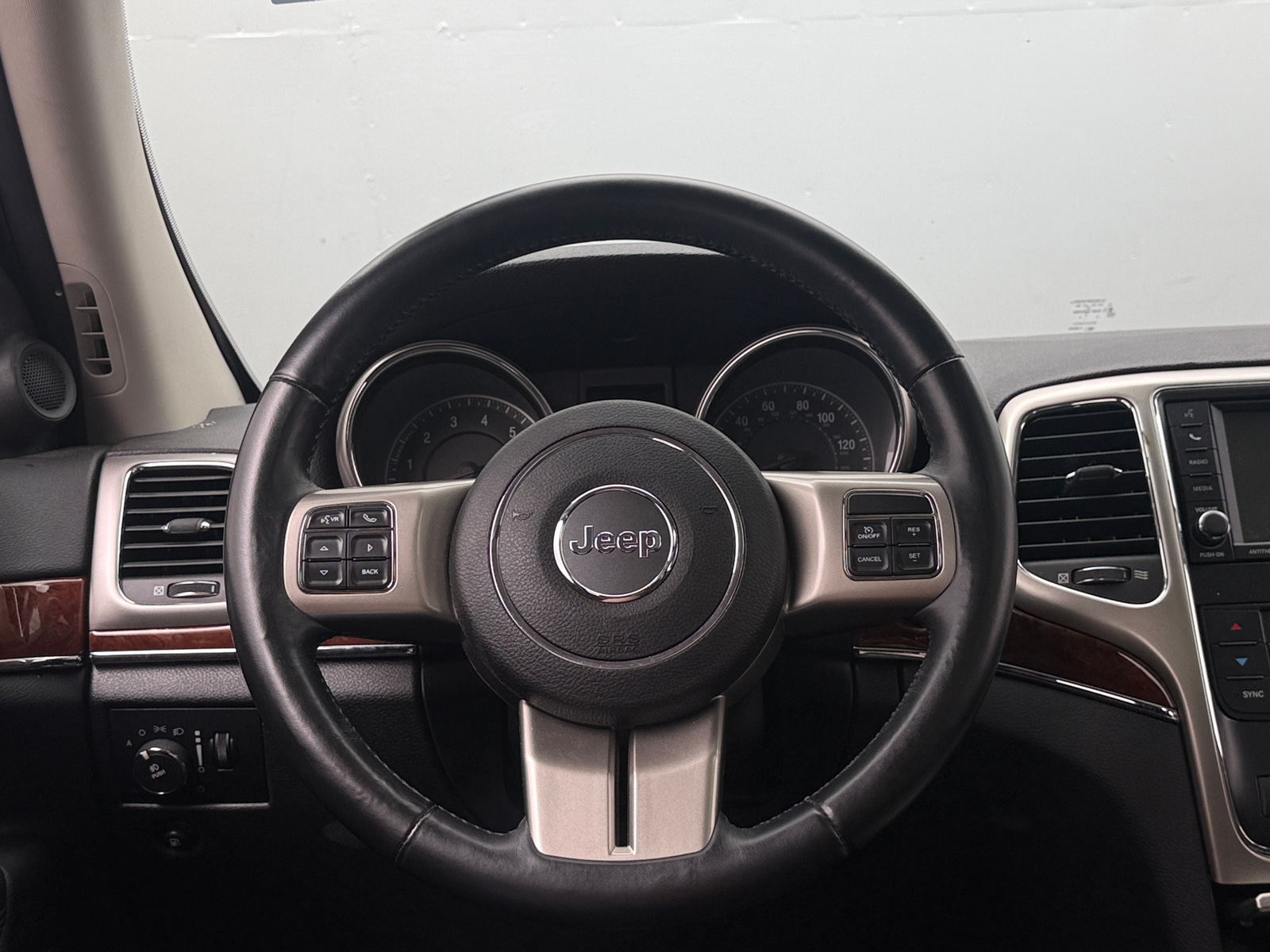 Thumbnail: 2012 Jeep Grand Cherokee - 4