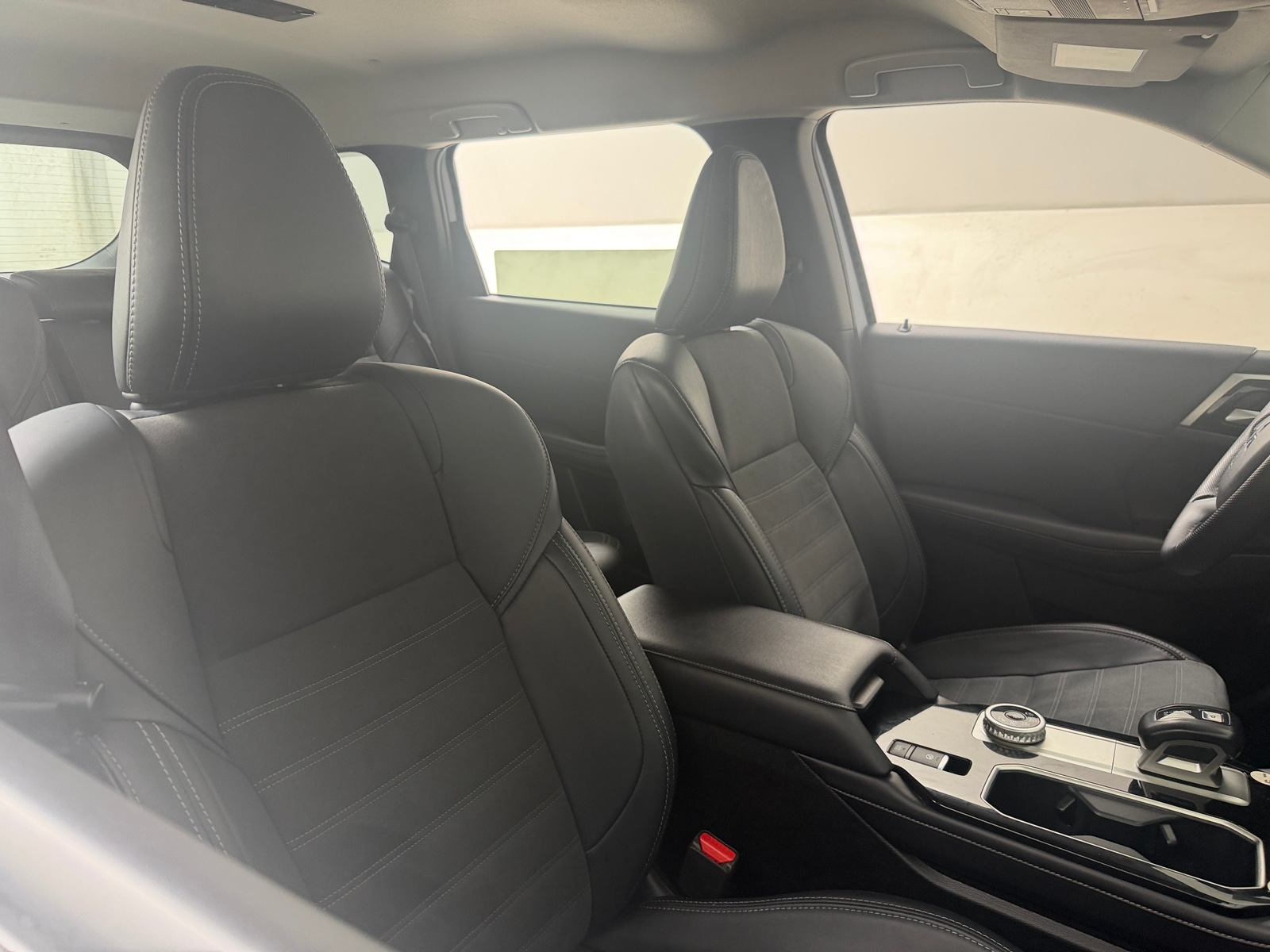 Thumbnail: 2025 Mitsubishi Outlander - 2