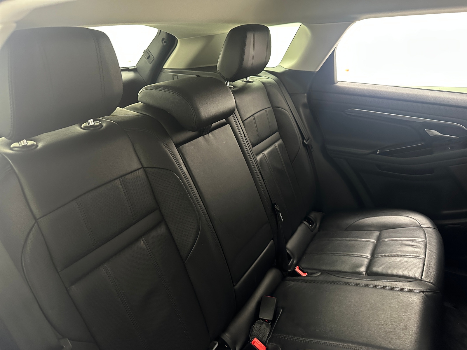 Thumbnail: 2020 Land Rover Range Rover Evoque - 6