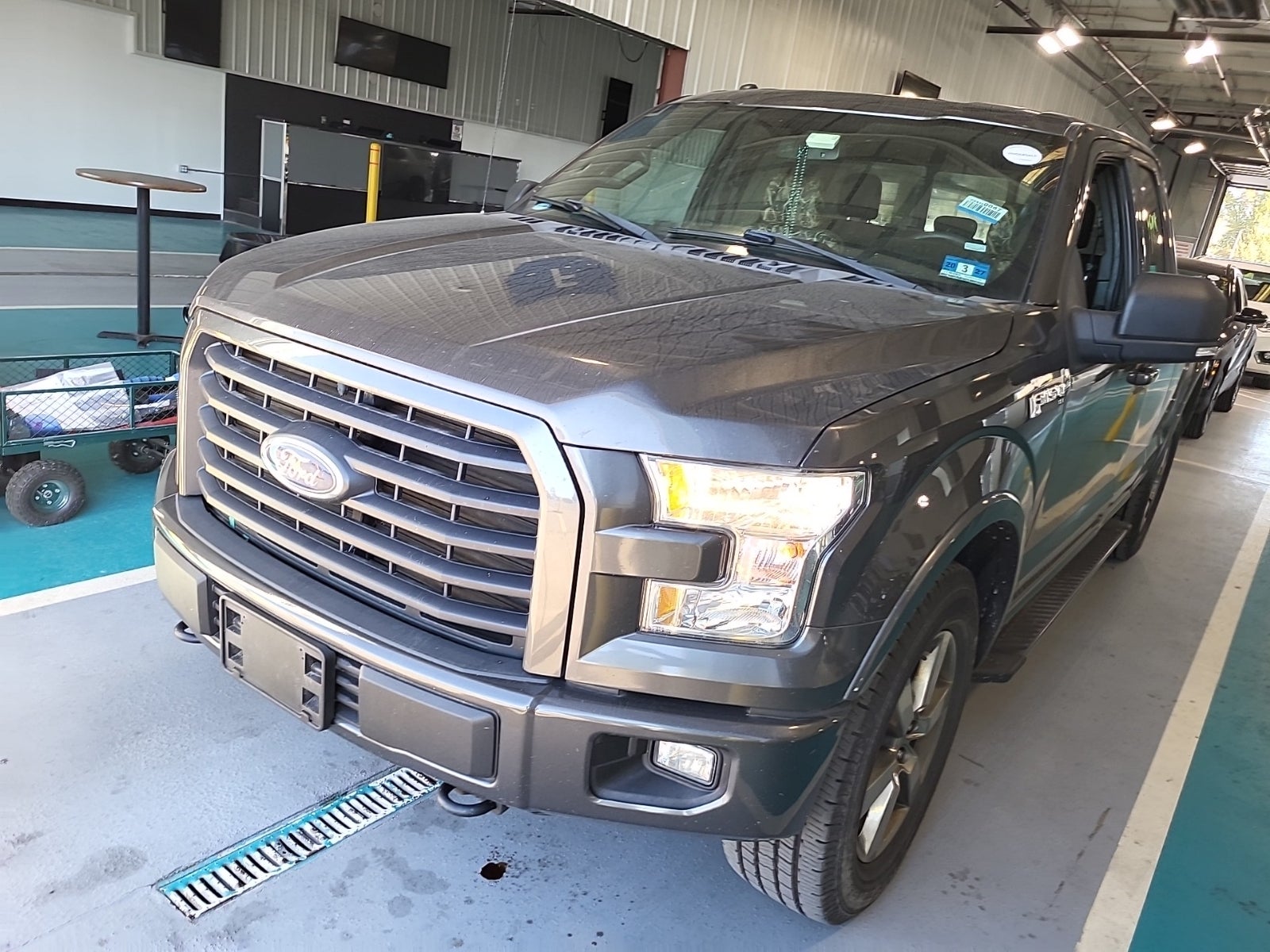 2015 Ford F-150 4WD Supercab 145" XLT