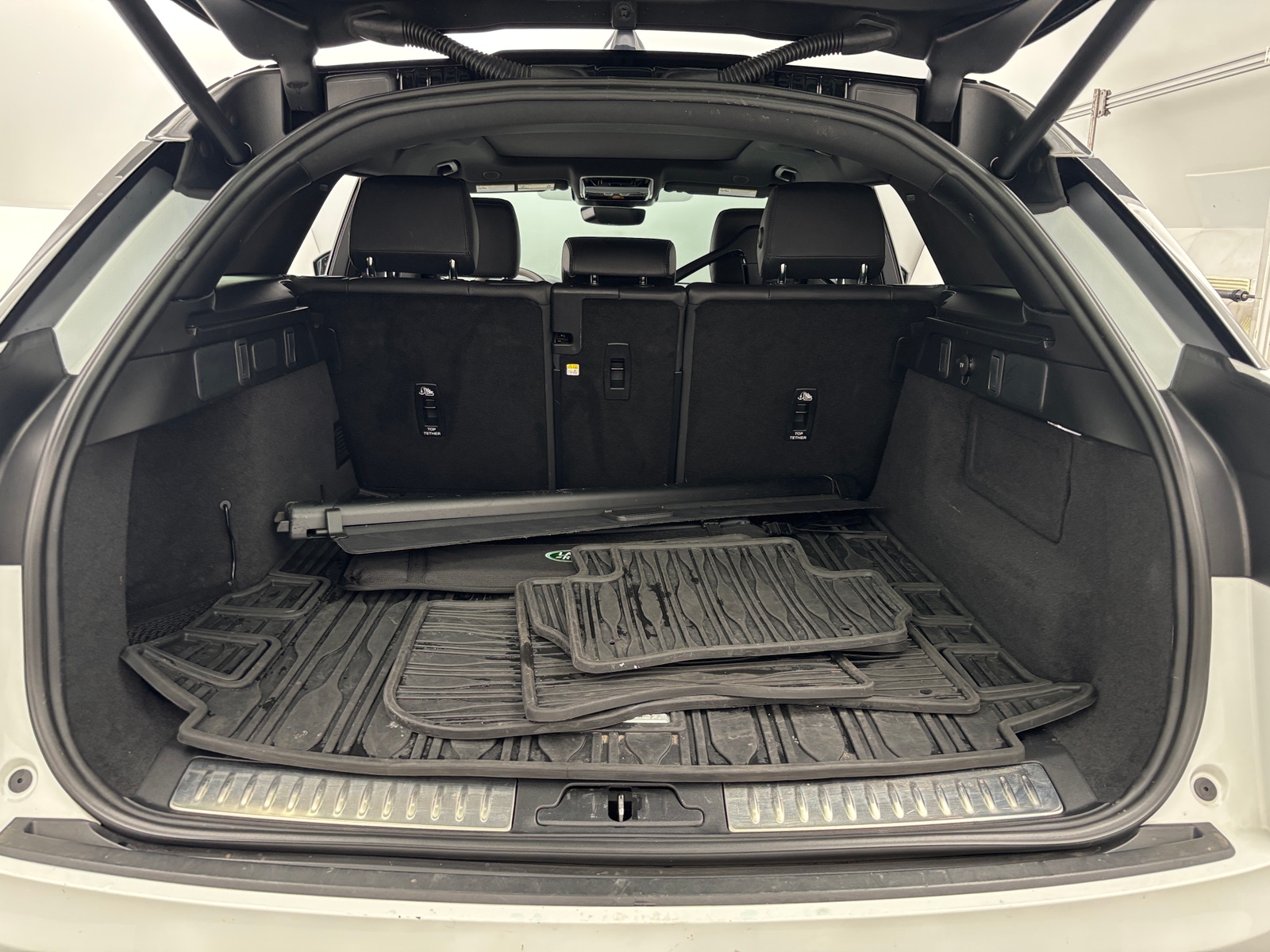 Thumbnail: 2024 Land Rover Range Rover Velar - 7