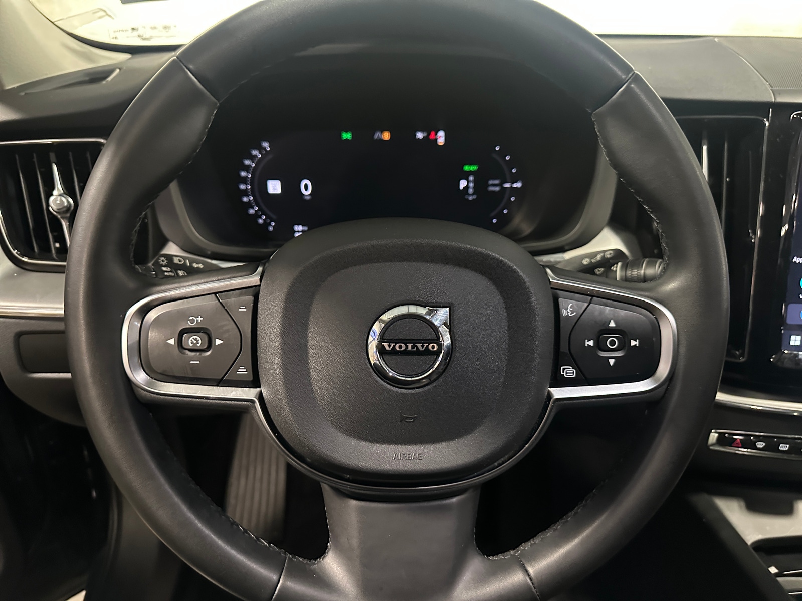 Thumbnail: 2024 Volvo XC60 - 5
