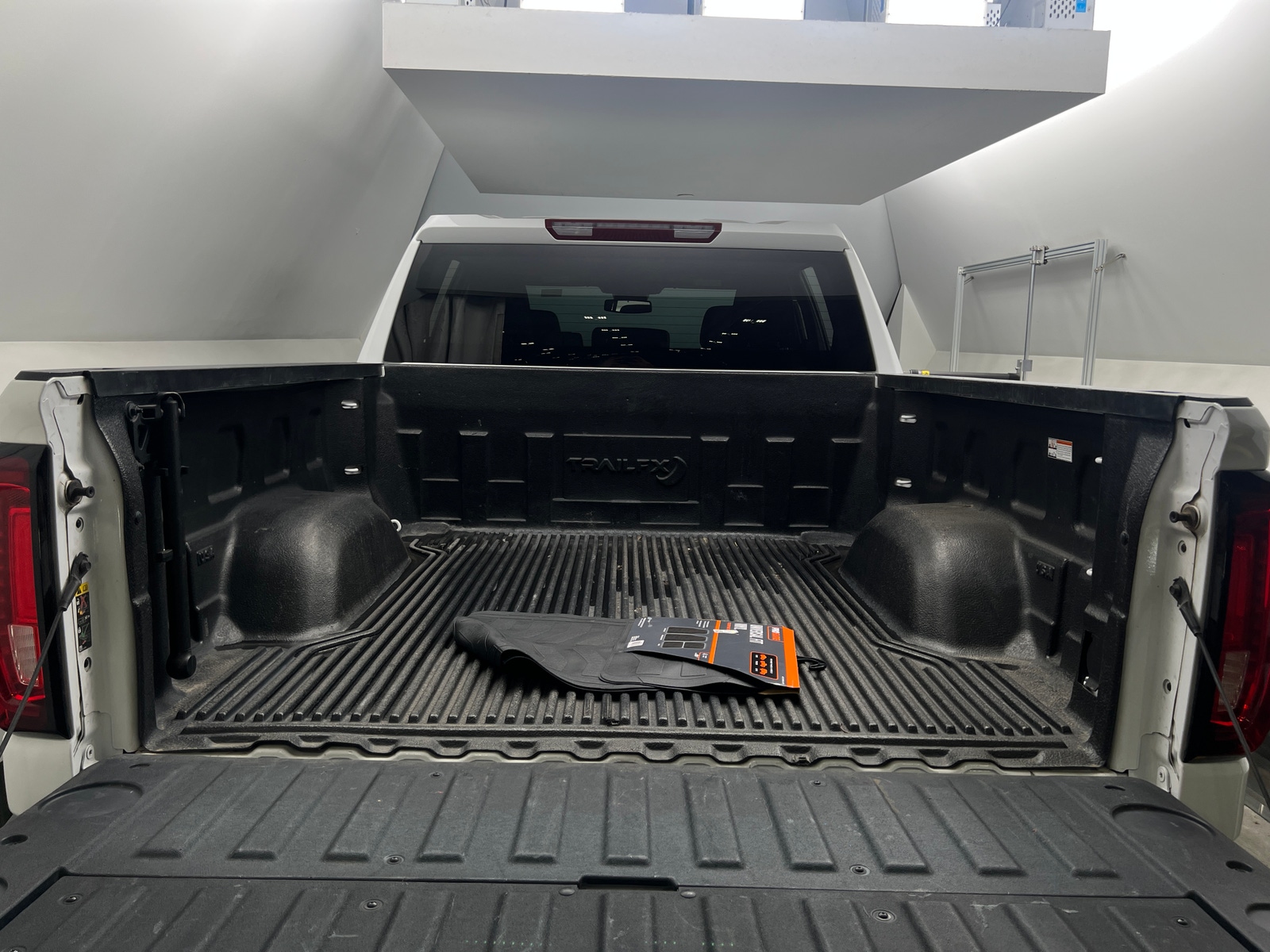 Thumbnail: 2025 GMC Sierra 1500 - 6
