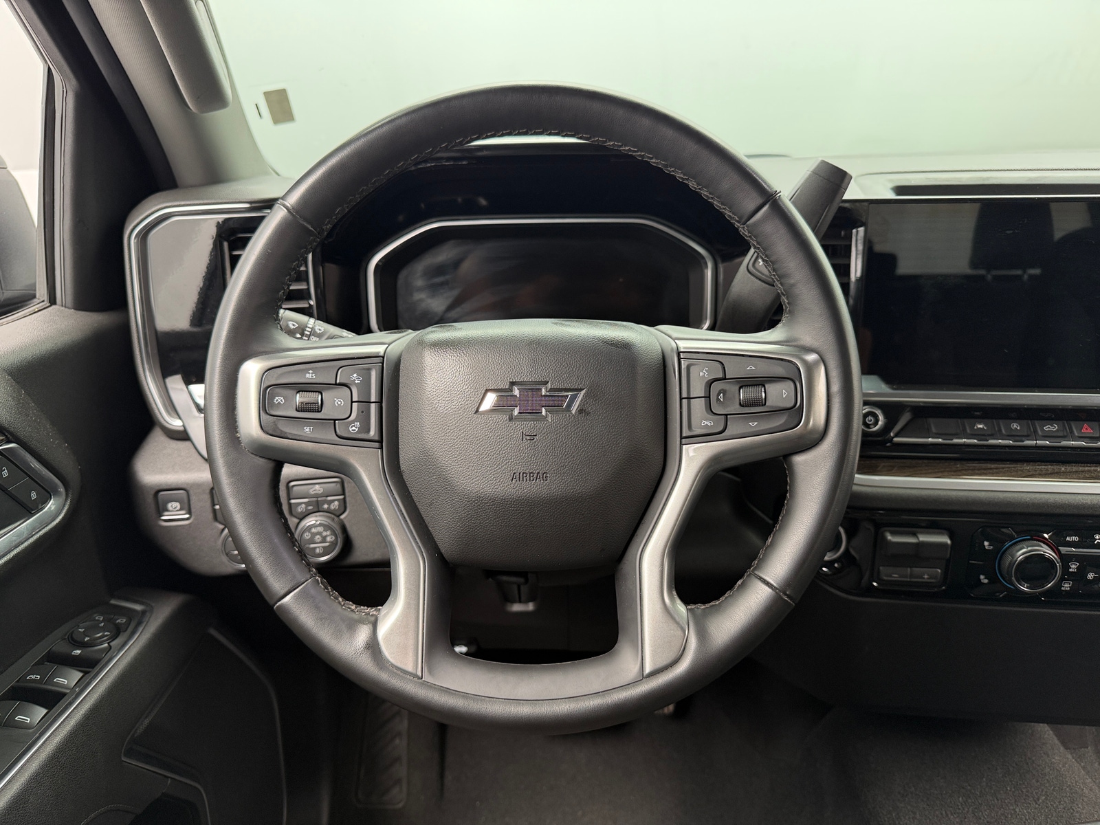 Thumbnail: 2026 Chevrolet Silverado 1500 - 5