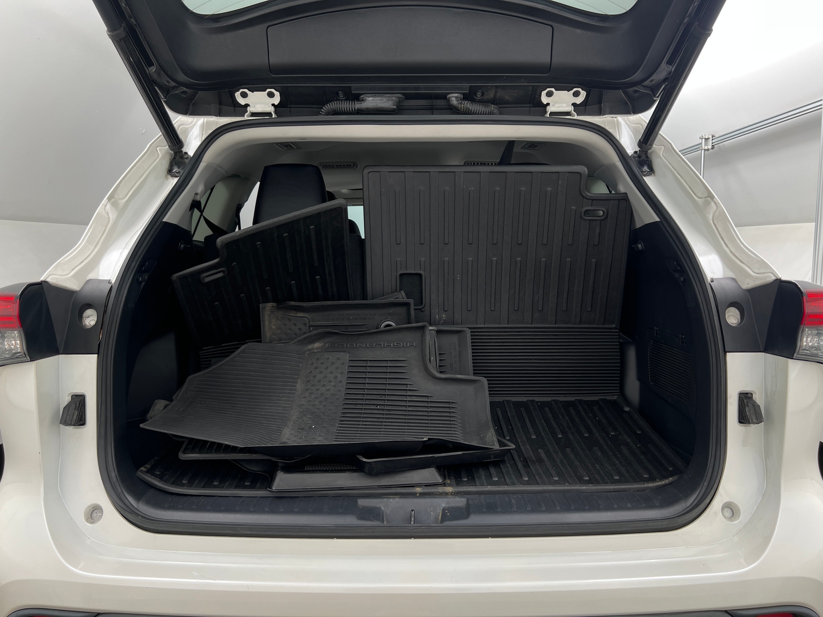 Thumbnail: 2021 Toyota Highlander - 6
