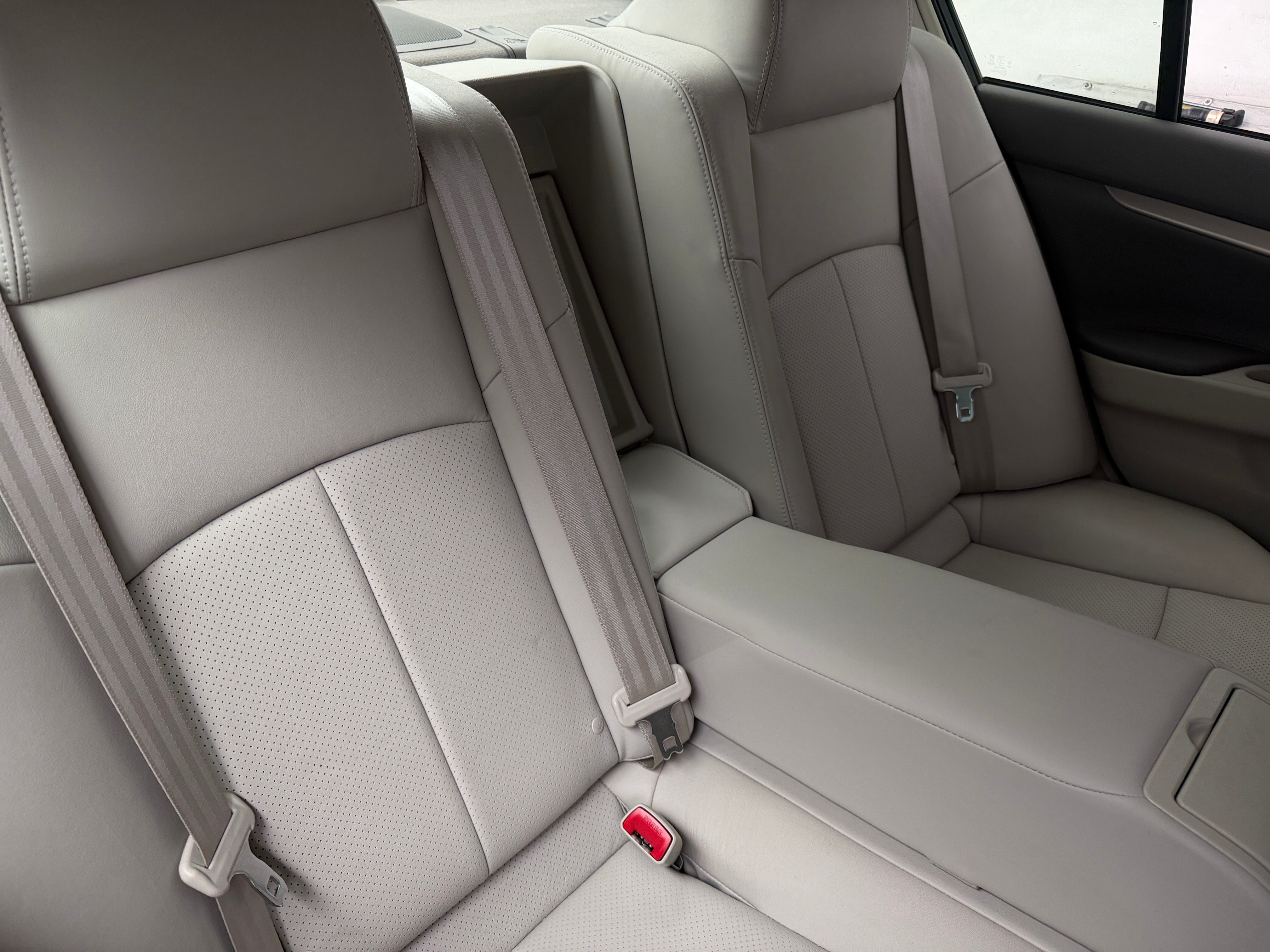 2015 INFINITI Q40 Base