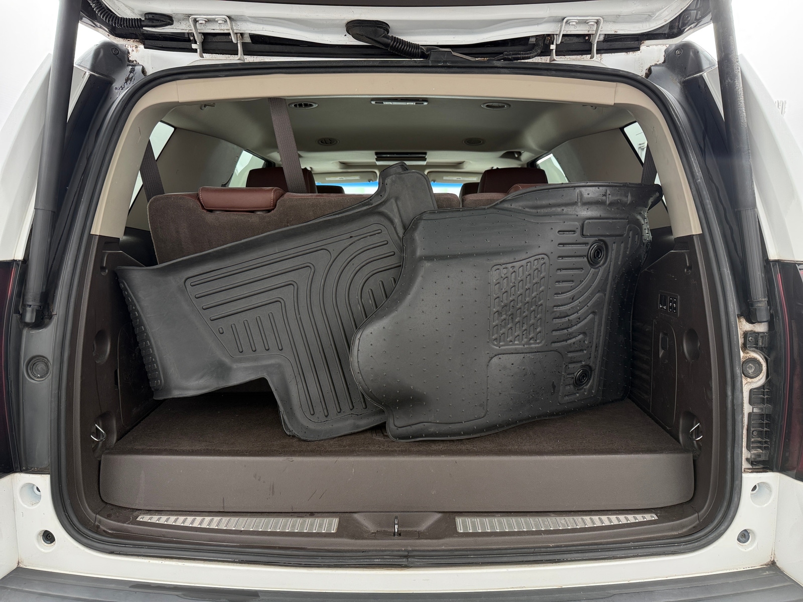 Thumbnail: 2017 Chevrolet Tahoe - 6