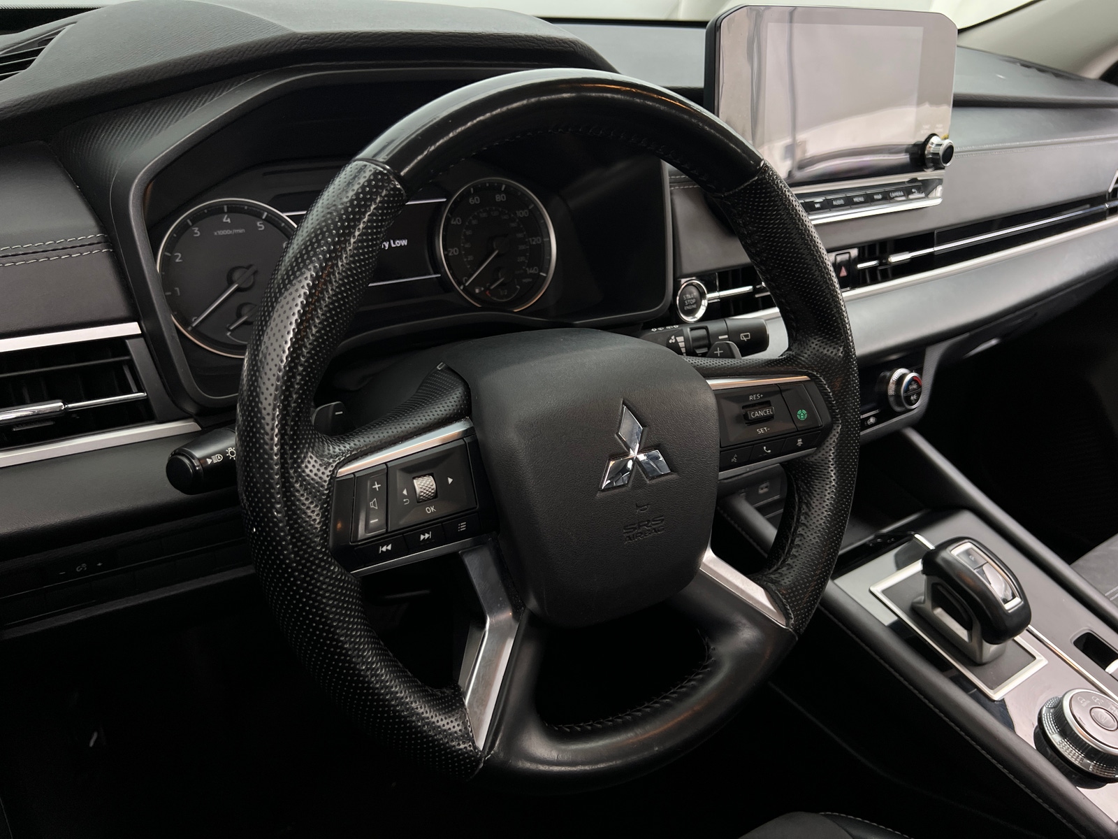 Thumbnail: 2024 Mitsubishi Outlander - 5