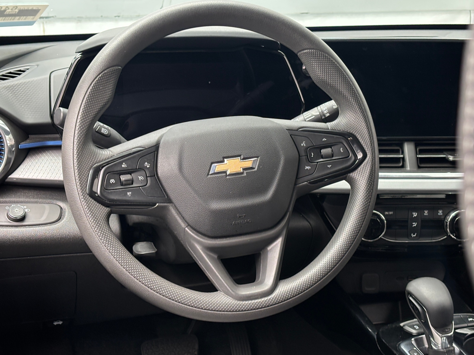Thumbnail: 2025 Chevrolet Trax - 4