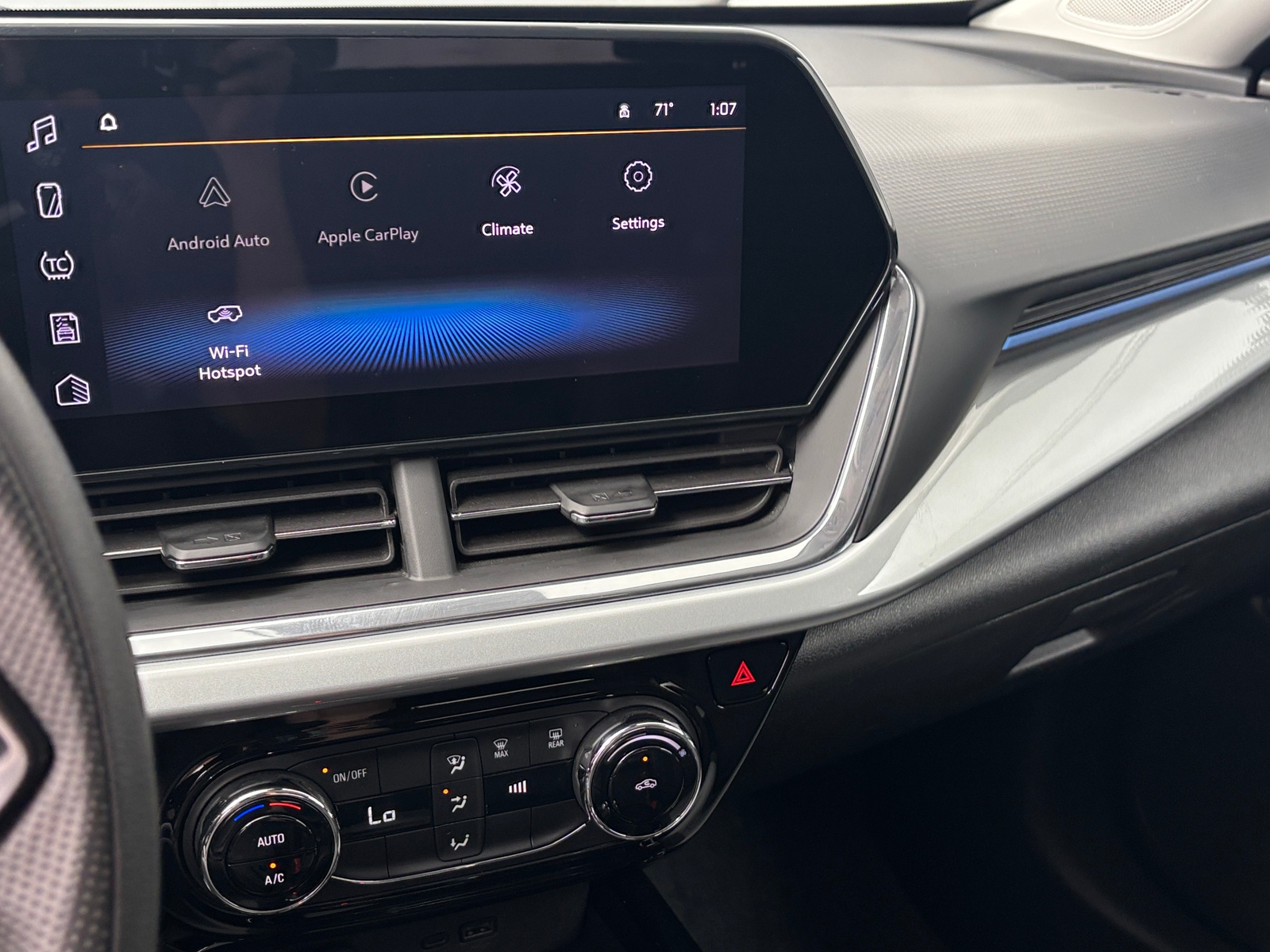 Thumbnail: 2025 Chevrolet Trax - 3