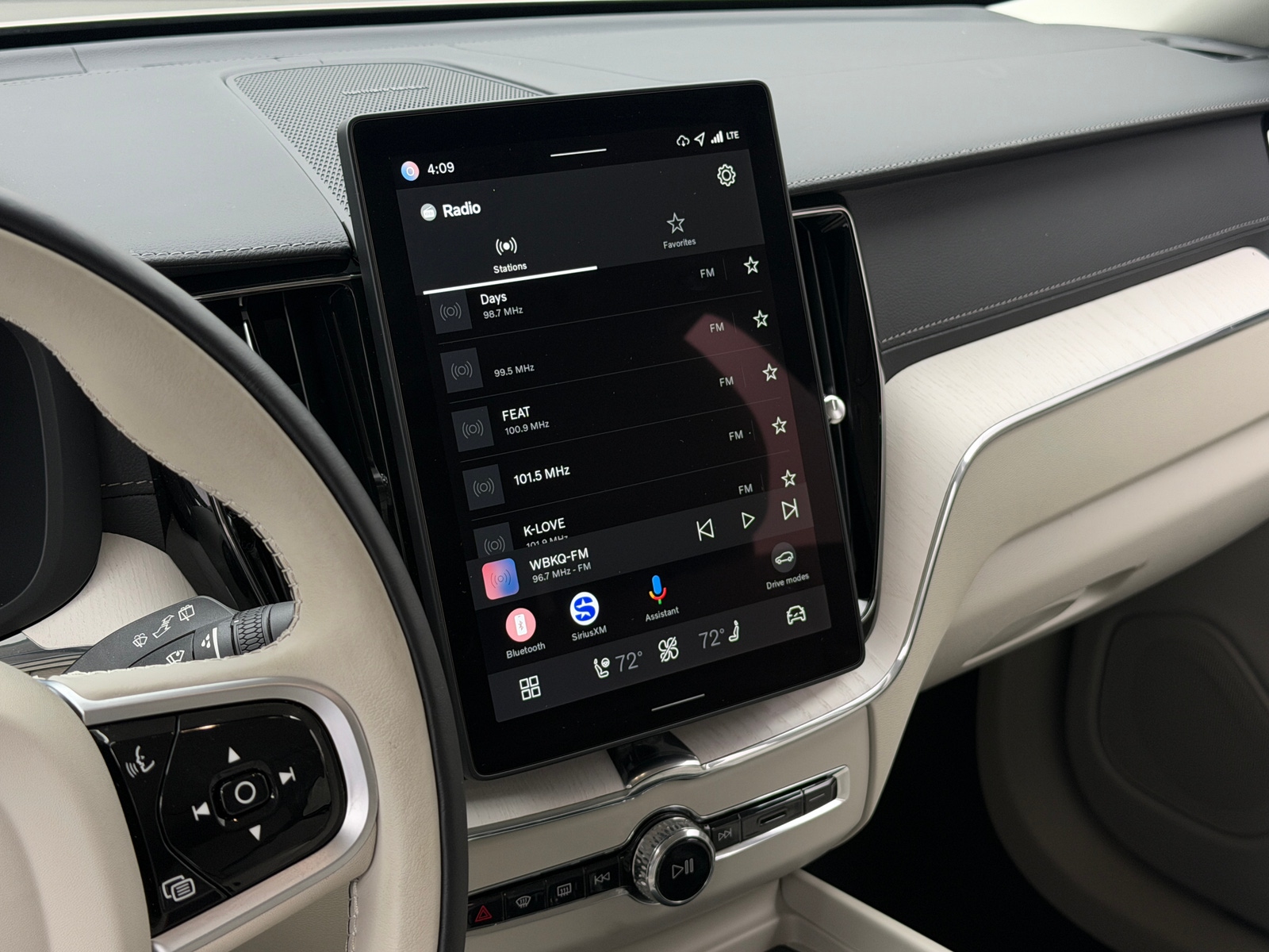 Thumbnail: 2026 Volvo XC60 - 3