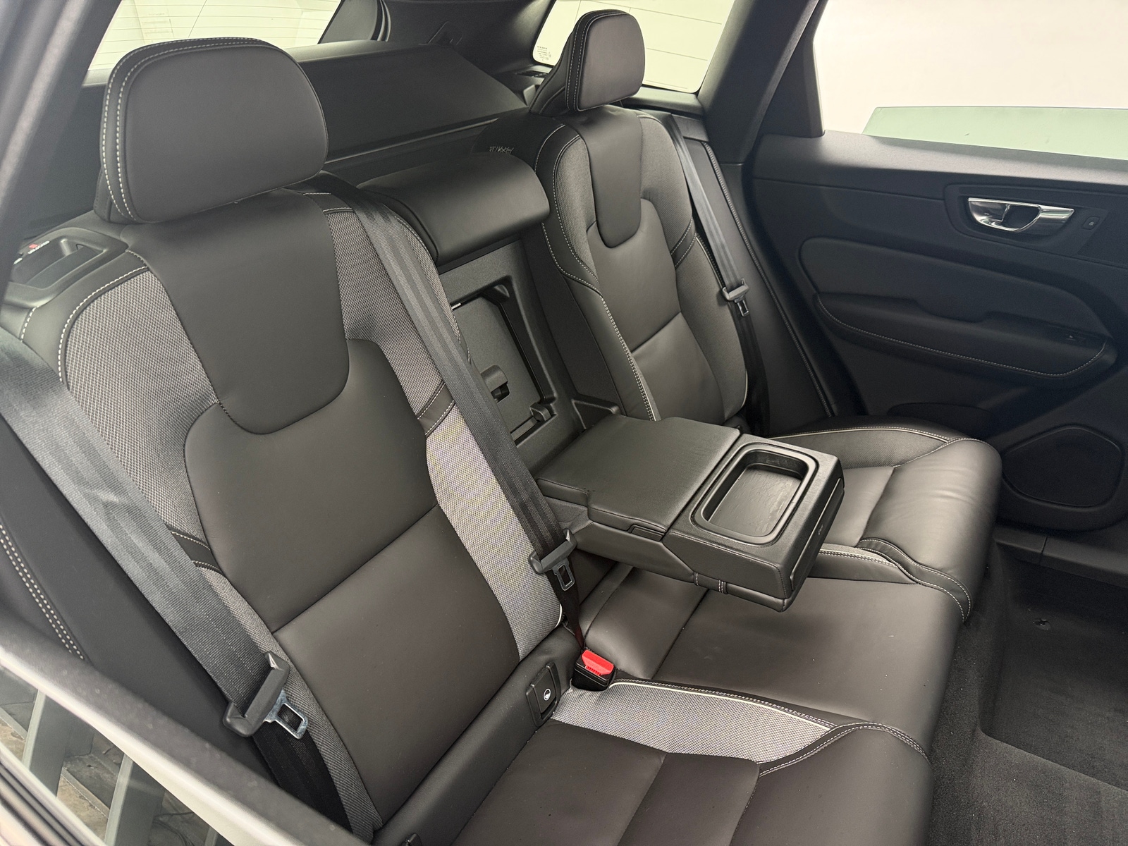Thumbnail: 2021 Volvo XC60 - 5