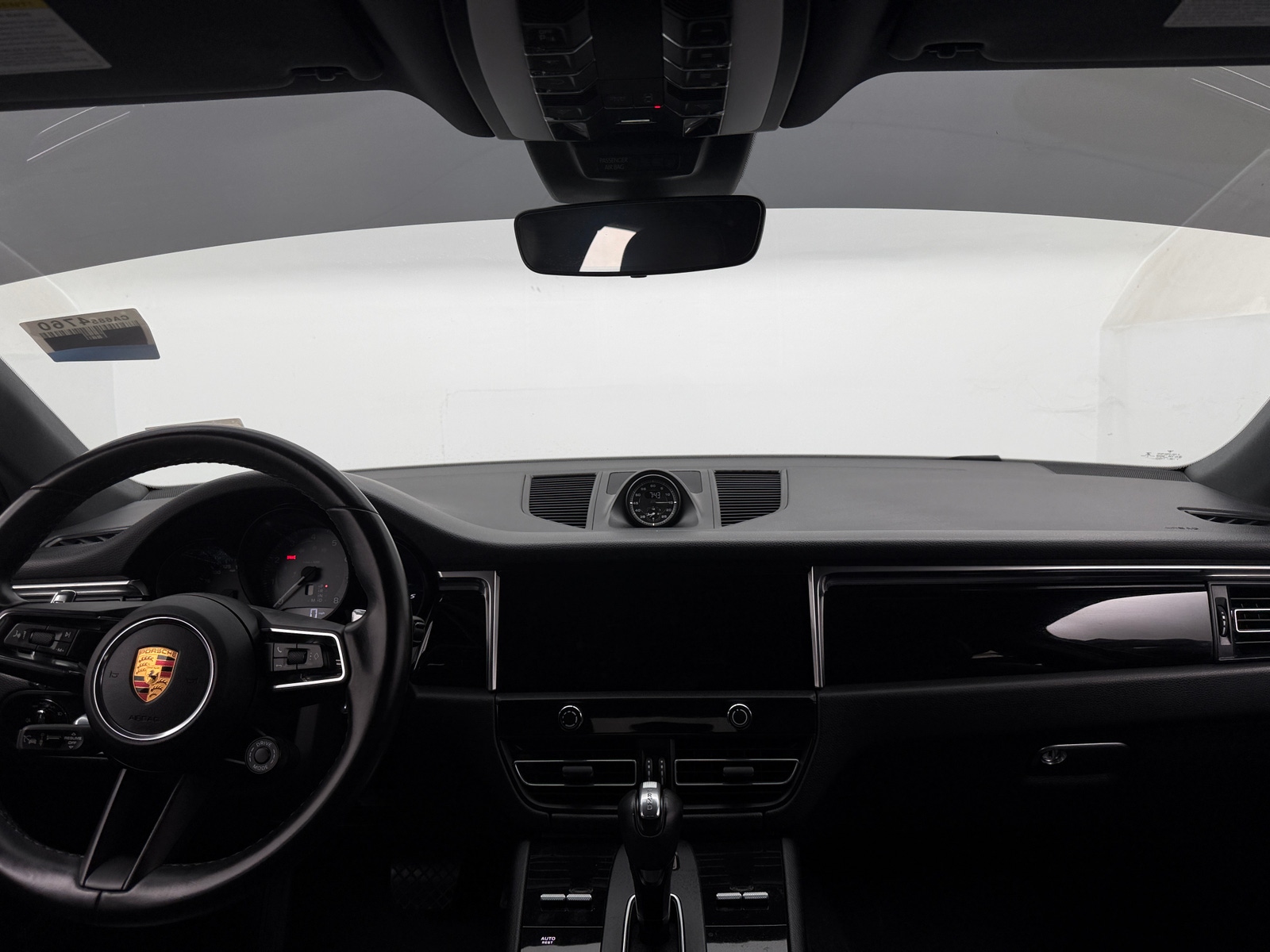 Thumbnail: 2022 Porsche Macan - 2