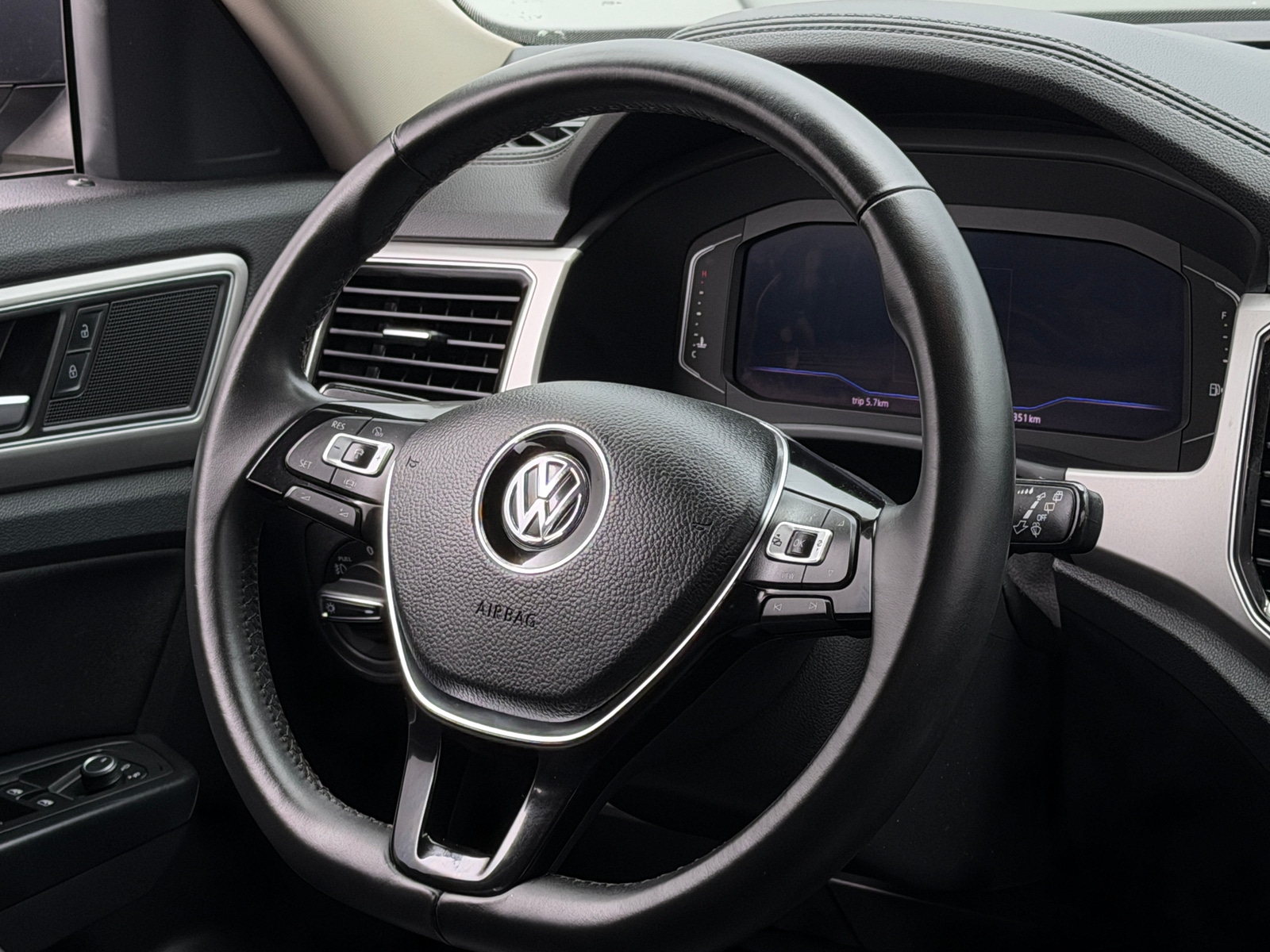 Thumbnail: 2019 Volkswagen Atlas - 5