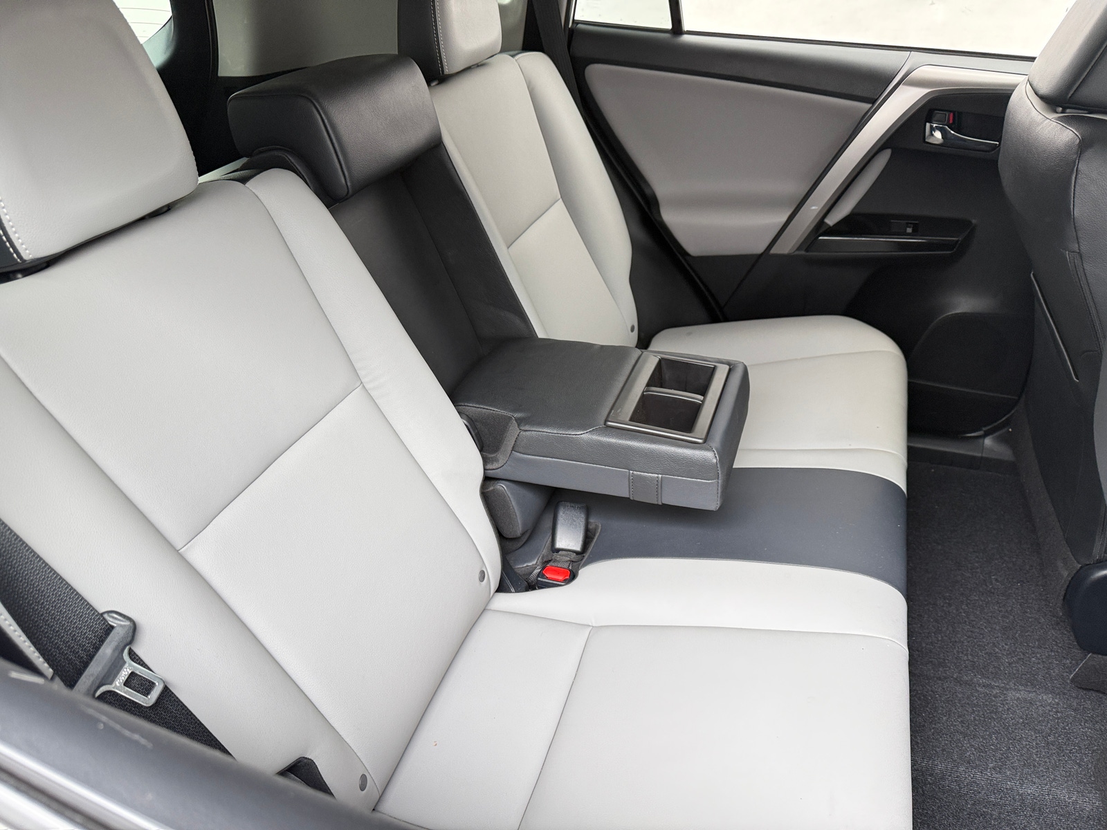 Thumbnail: 2016 Toyota RAV4 - 6