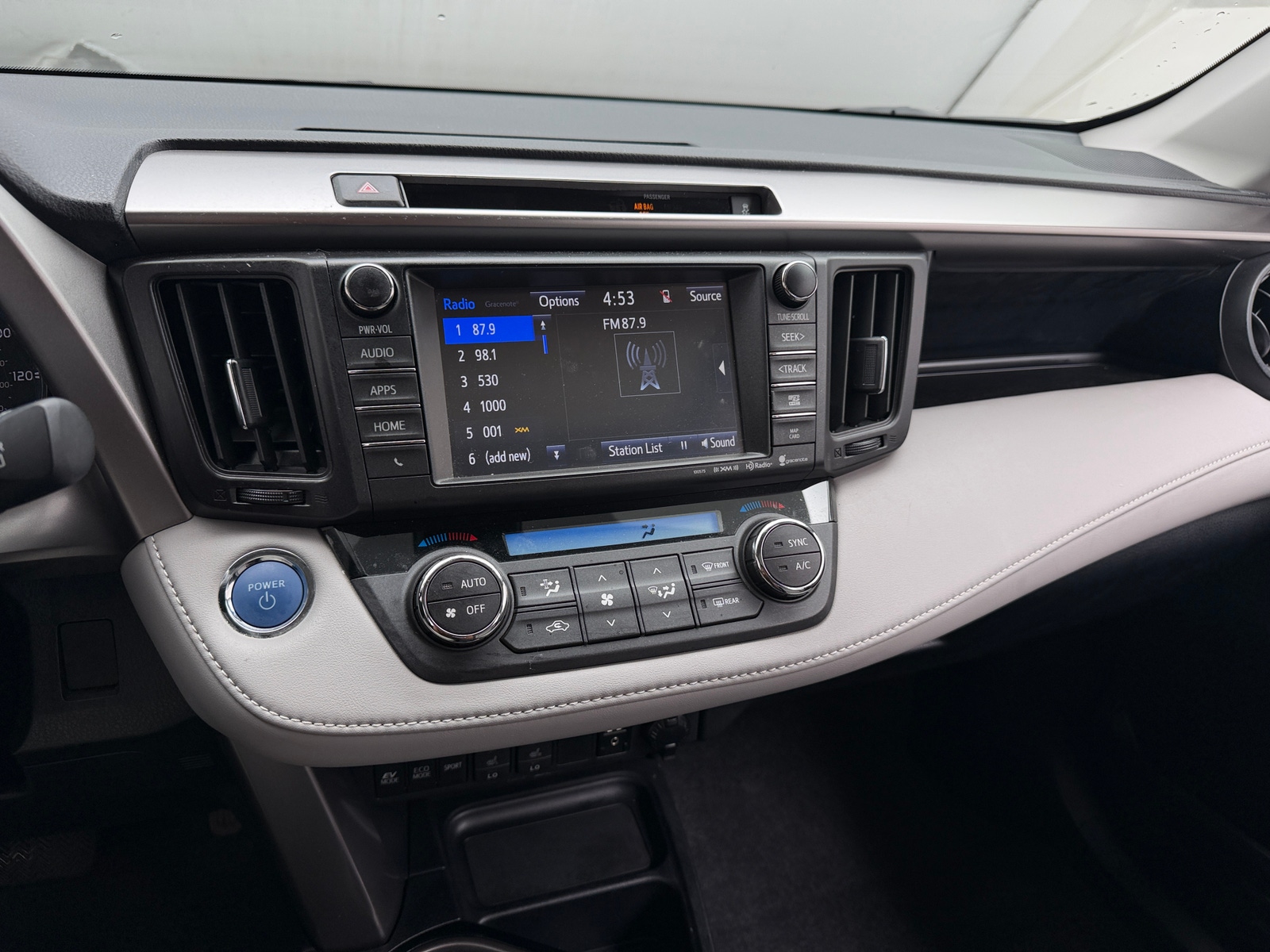 Thumbnail: 2016 Toyota RAV4 - 4