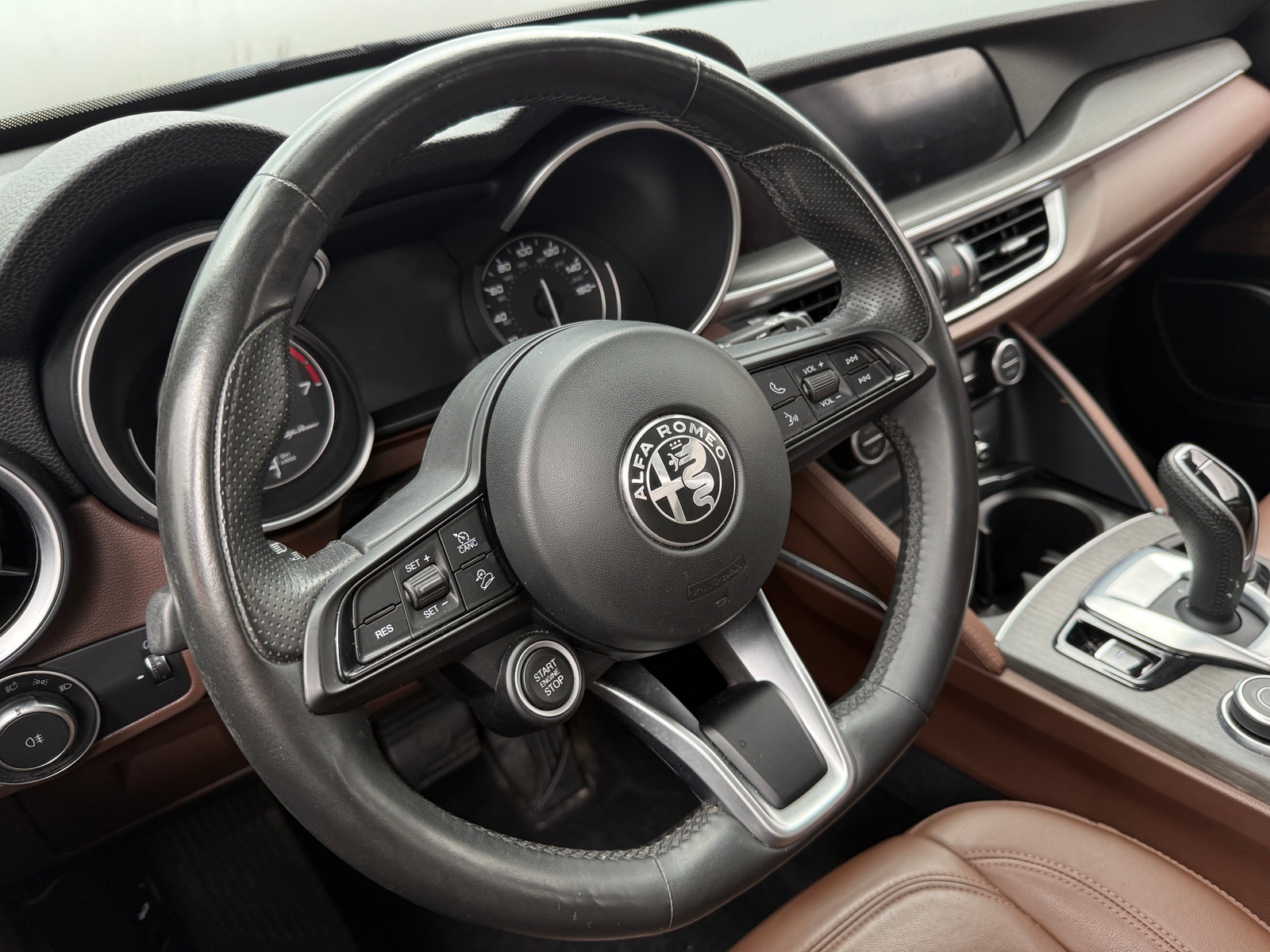 Thumbnail: 2020 Alfa Romeo Stelvio - 4