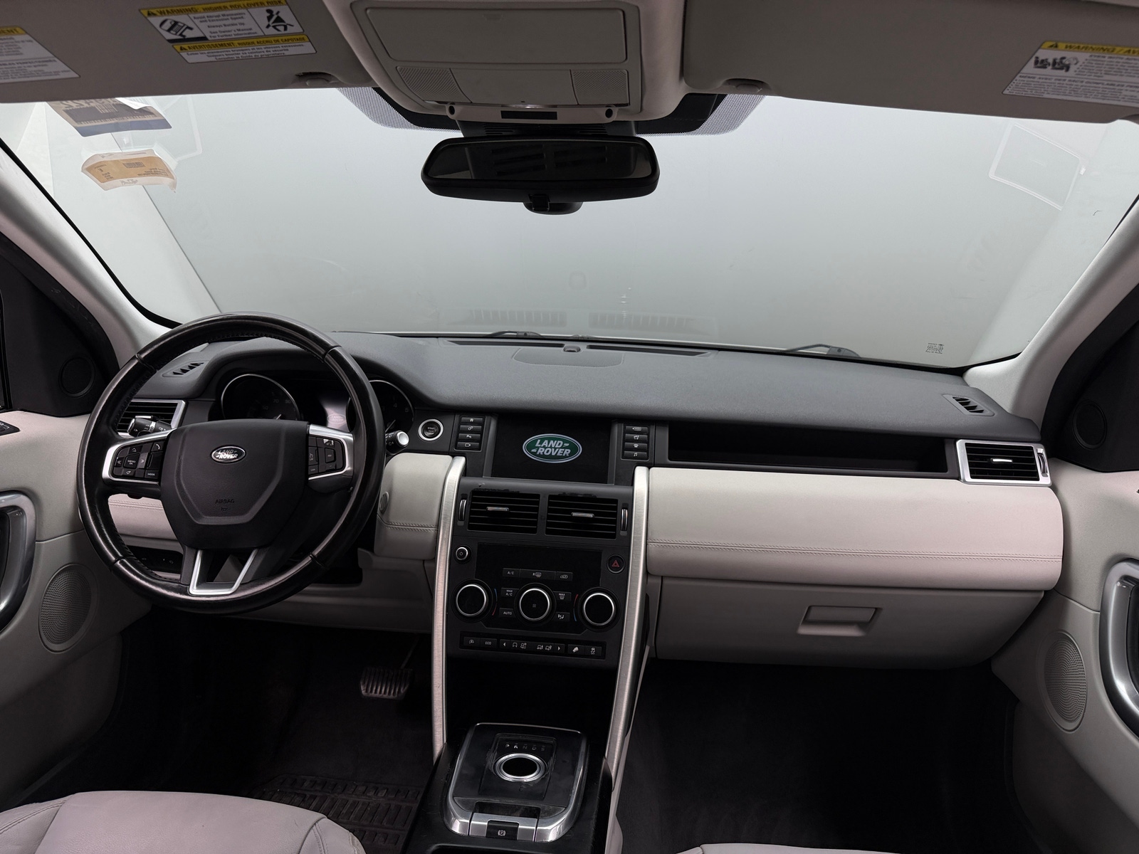 Thumbnail: 2015 Land Rover Discovery Sport - 3