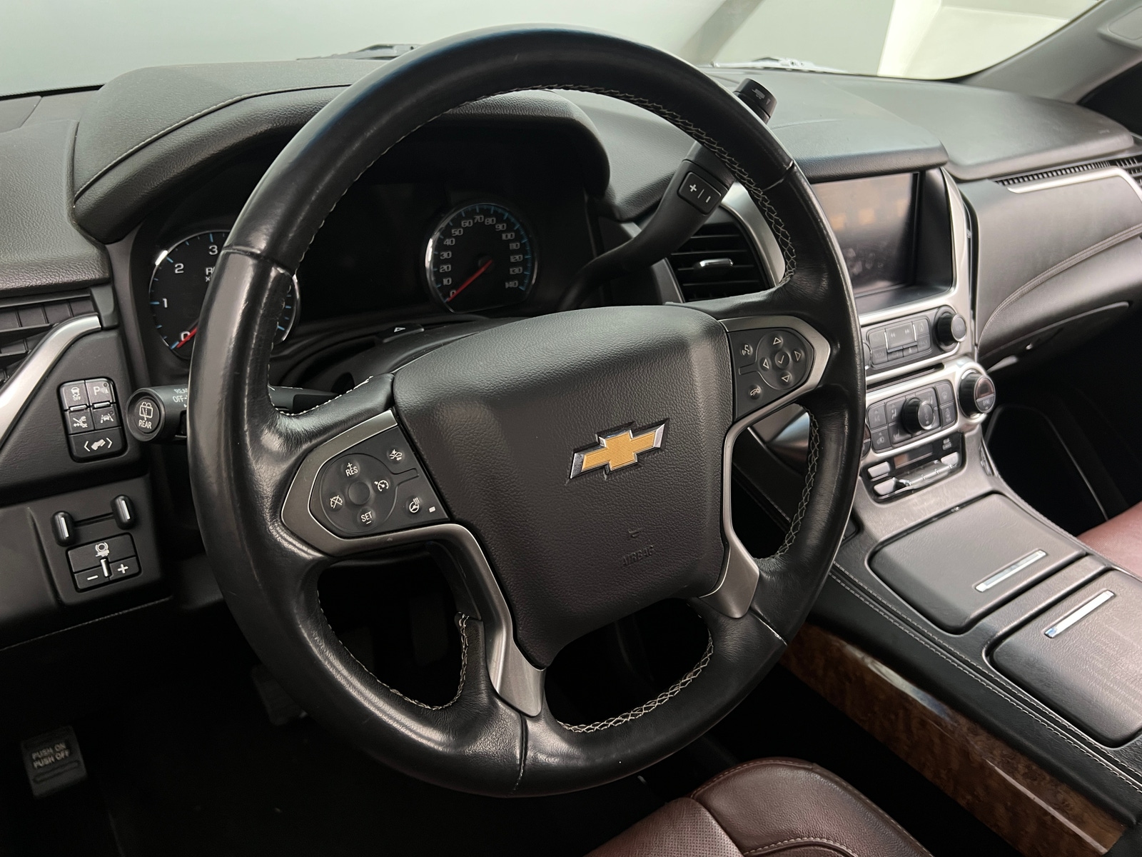 Thumbnail: 2019 Chevrolet Suburban - 4